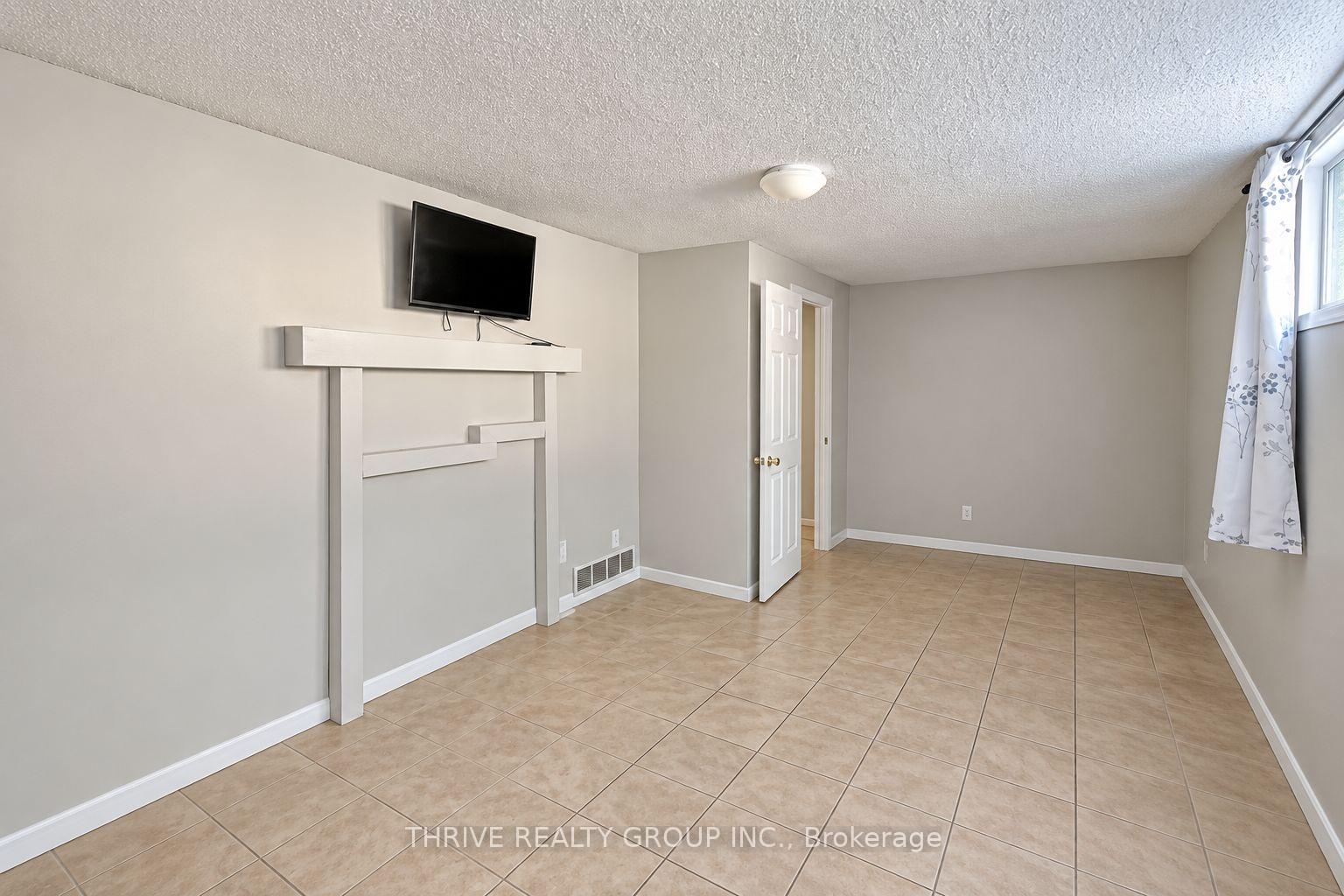 Photo 16 of Unit 17, 126 Belmont Drive, London, South O — HOMEH