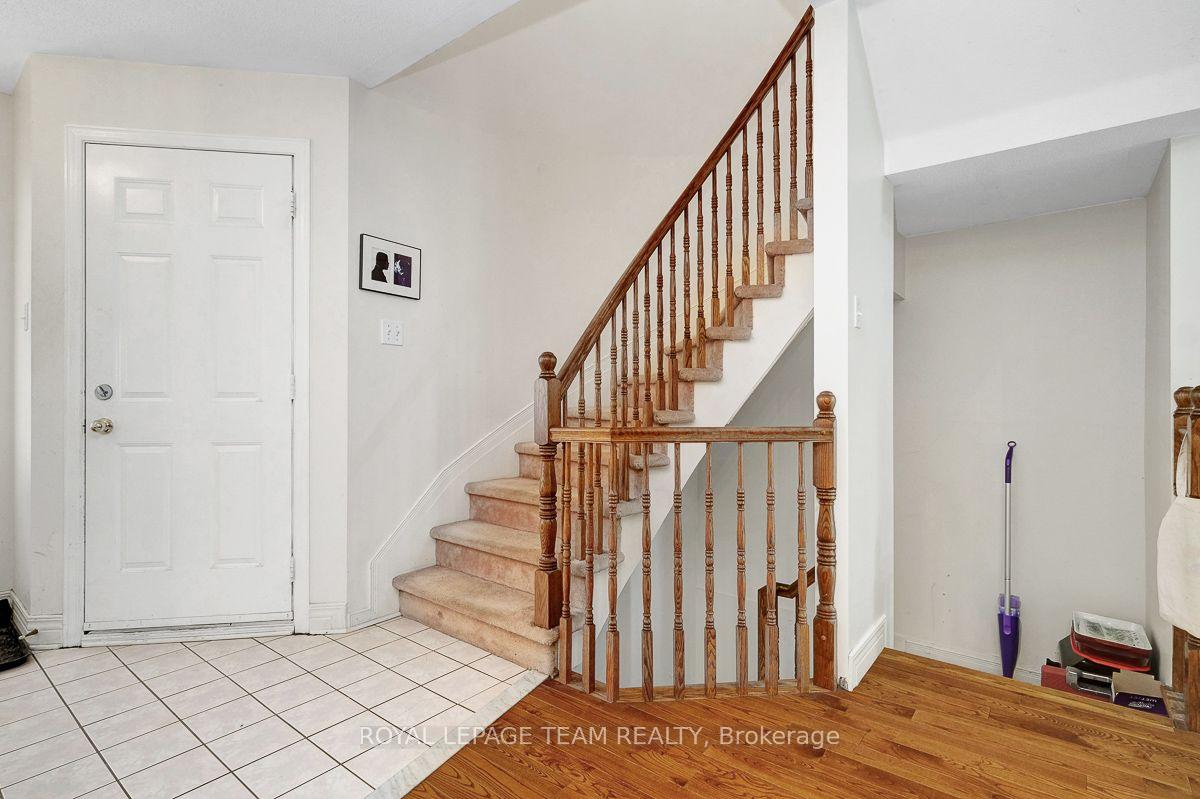 Photo 5 of 122 Thornbury Crescent, Ottawa, Centrepointe — HOMEH