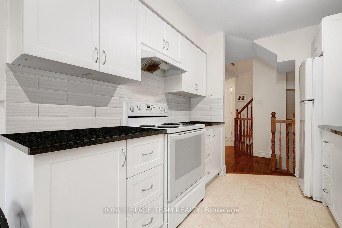 Photo 13 of 122 Thornbury Crescent, Ottawa, Centrepointe — HOMEH