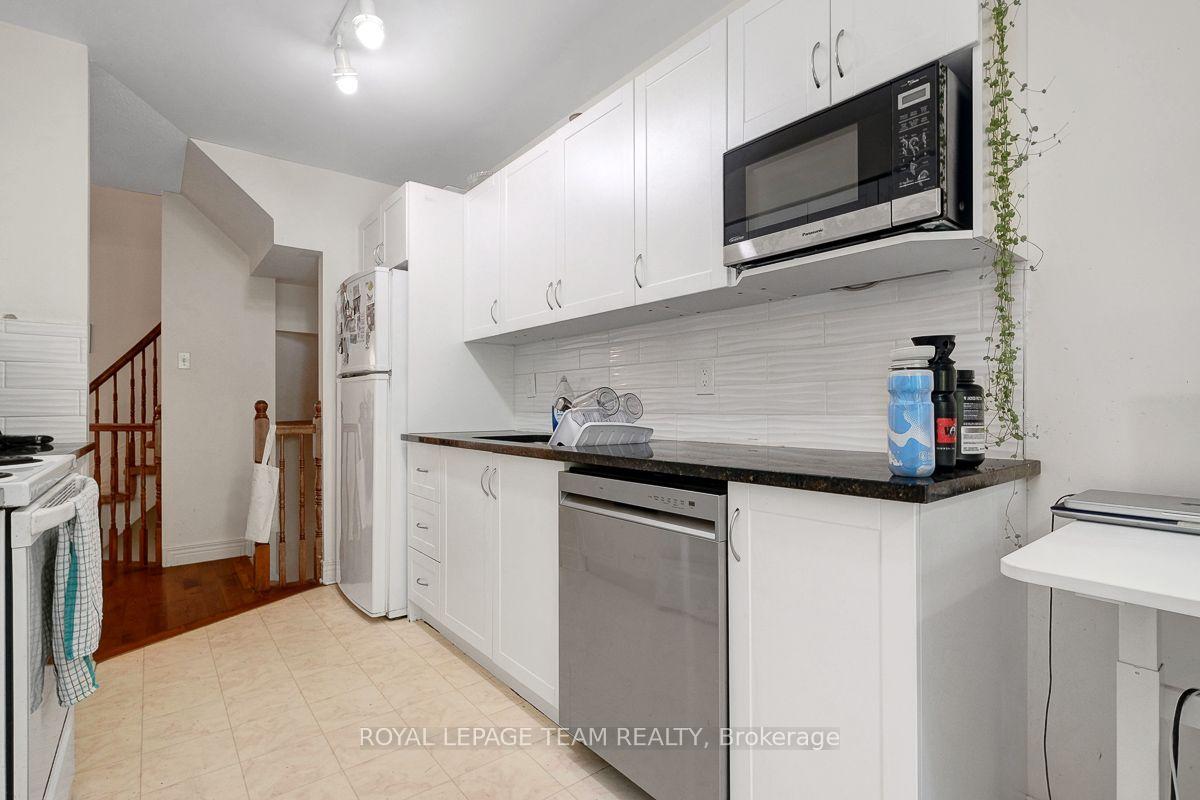 Photo 14 of 122 Thornbury Crescent, Ottawa, Centrepointe — HOMEH