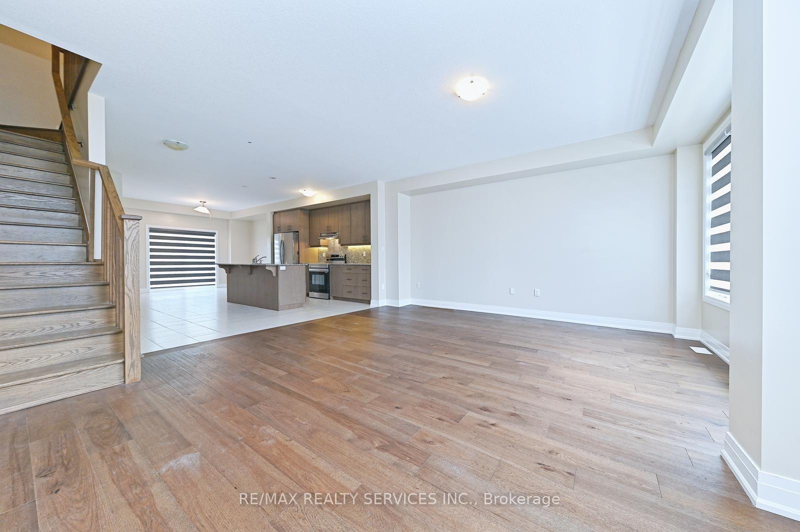 Photo 21 of 52 Humberstone Drive, Halton Hills, Georgetown — HOMEH