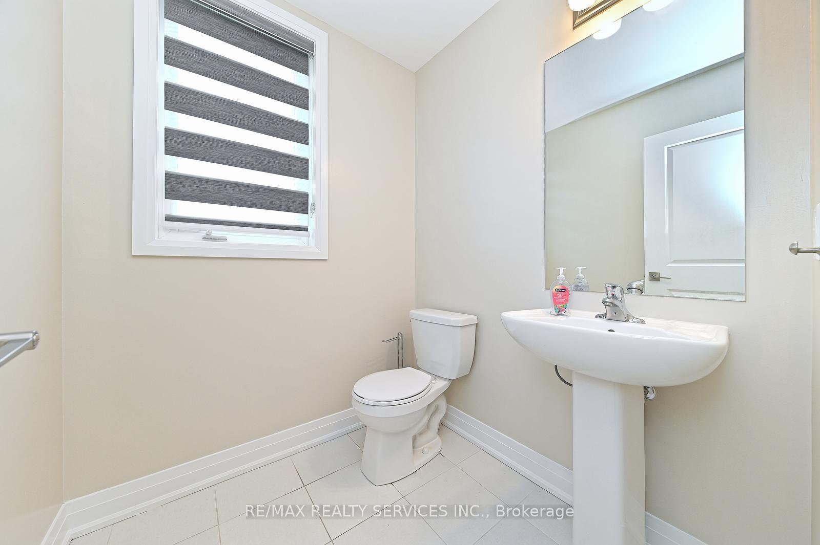Photo 25 of 52 Humberstone Drive, Halton Hills, Georgetown — HOMEH