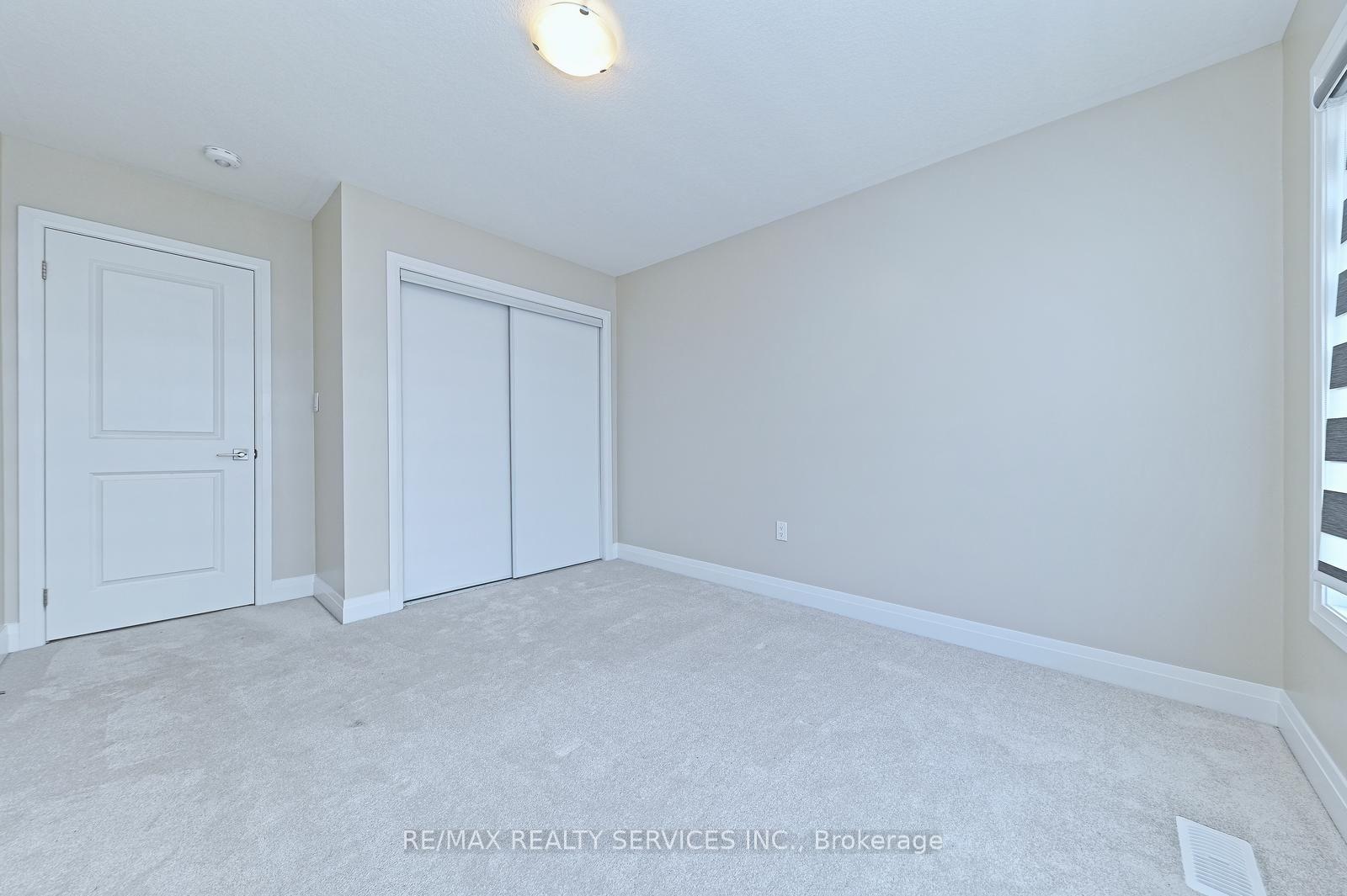 Photo 37 of 52 Humberstone Drive, Halton Hills, Georgetown — HOMEH