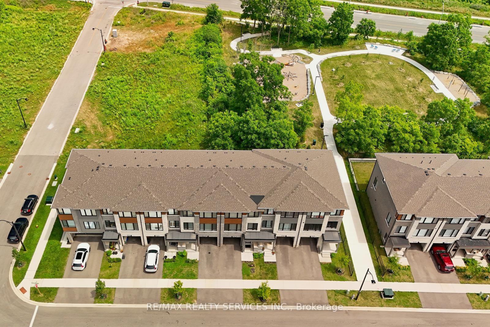 Photo 46 of 52 Humberstone Drive, Halton Hills, Georgetown — HOMEH