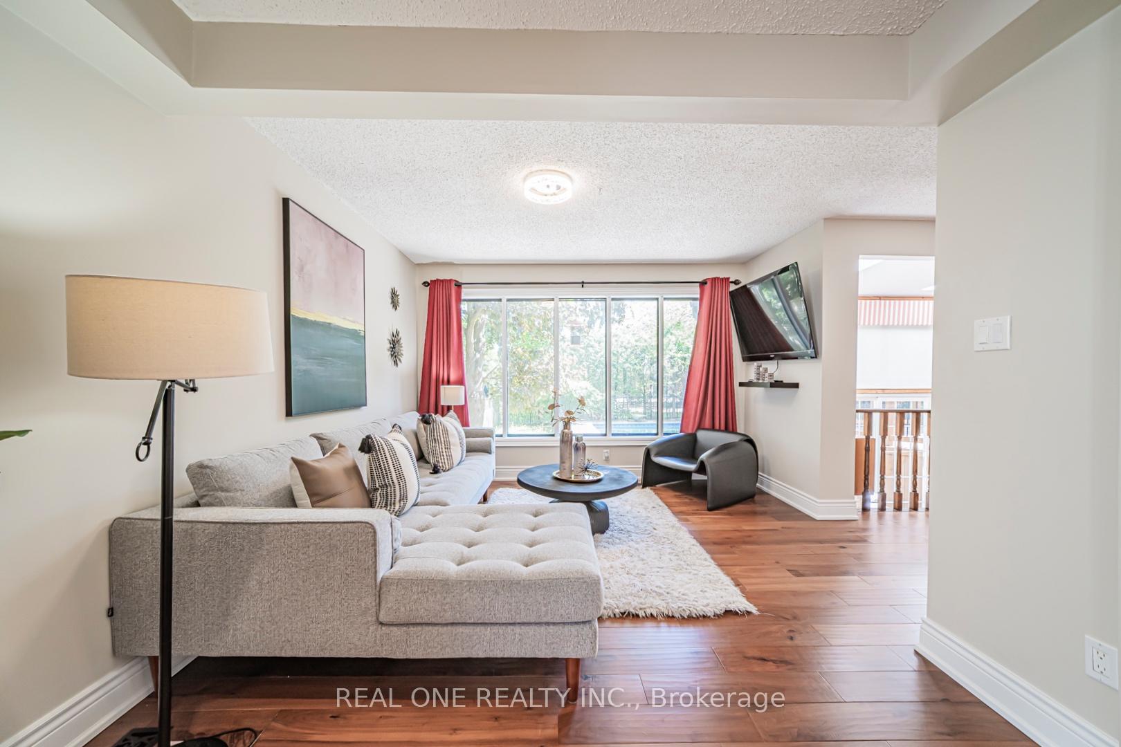 Photo 11 of 7 Hagerman Boulevard, Markham, Unionville — HOMEH