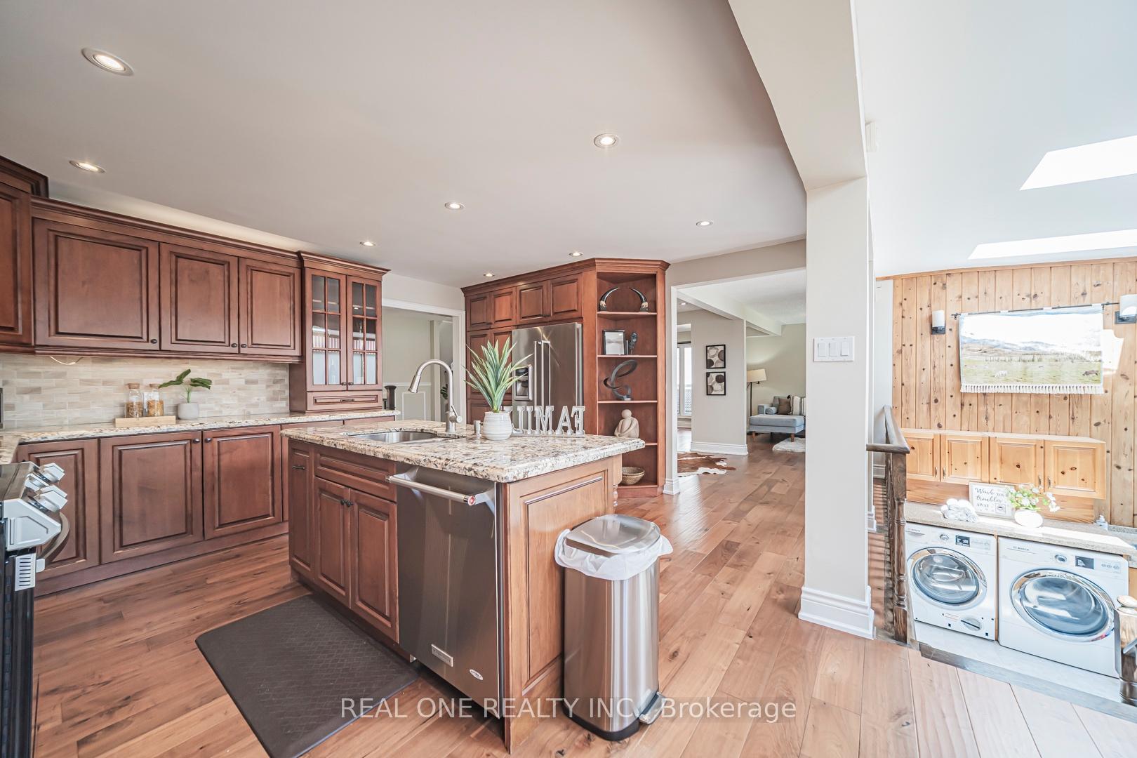 Photo 16 of 7 Hagerman Boulevard, Markham, Unionville — HOMEH