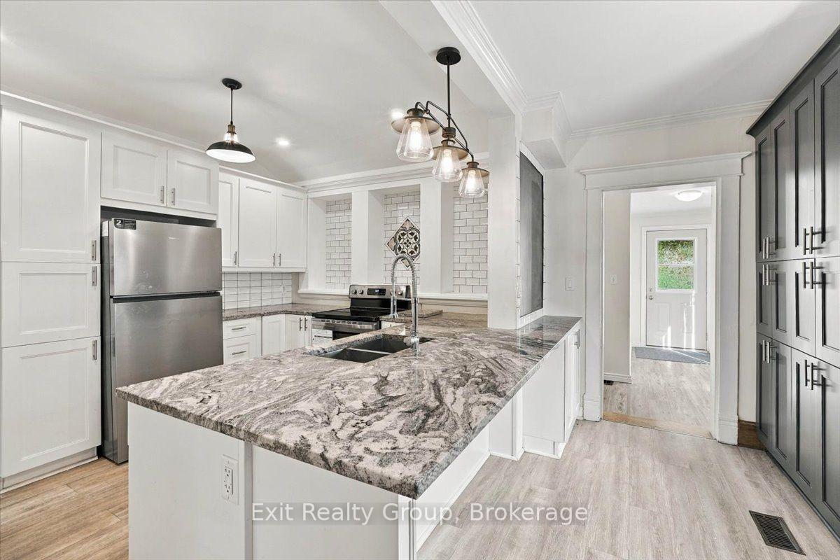 Photo 8 of 185 Foster Avenue, Belleville, Belleville Ward — HOMEH