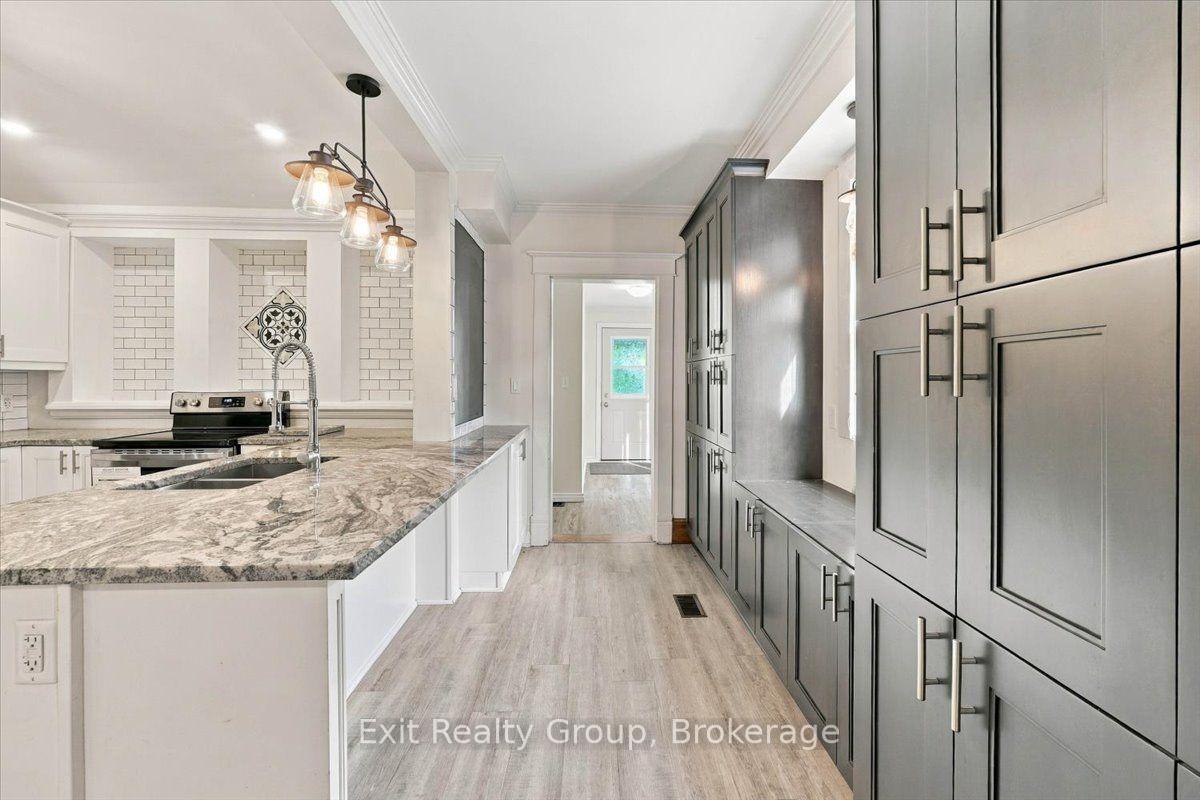 Photo 9 of 185 Foster Avenue, Belleville, Belleville Ward — HOMEH