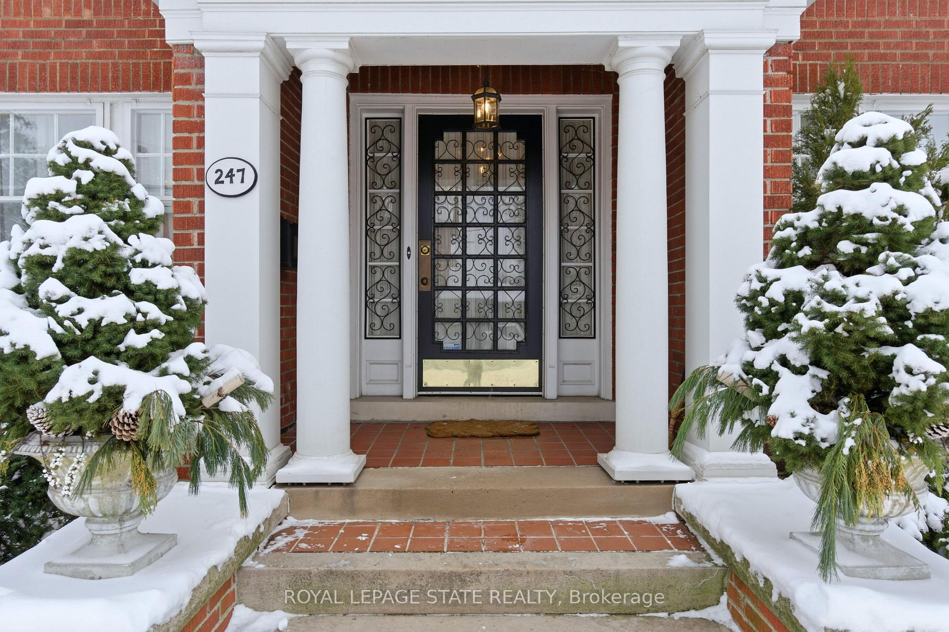 Photo 2 of 247 MacNab Street S, Hamilton, Durand — HOMEH