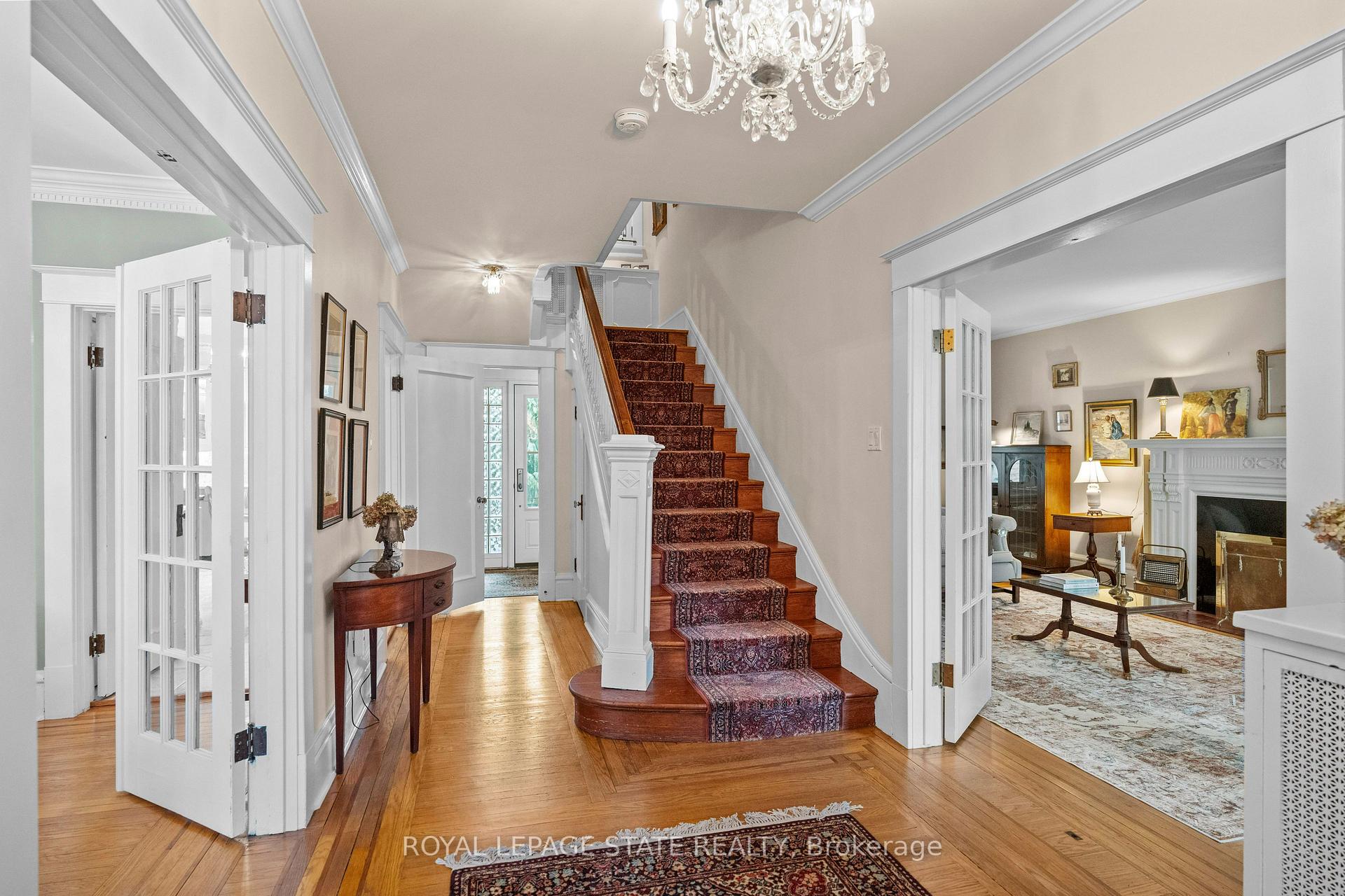 Photo 5 of 247 MacNab Street S, Hamilton, Durand — HOMEH