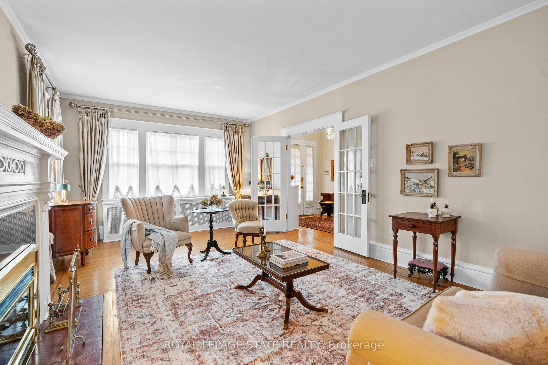Photo 8 of 247 MacNab Street S, Hamilton, Durand — HOMEH