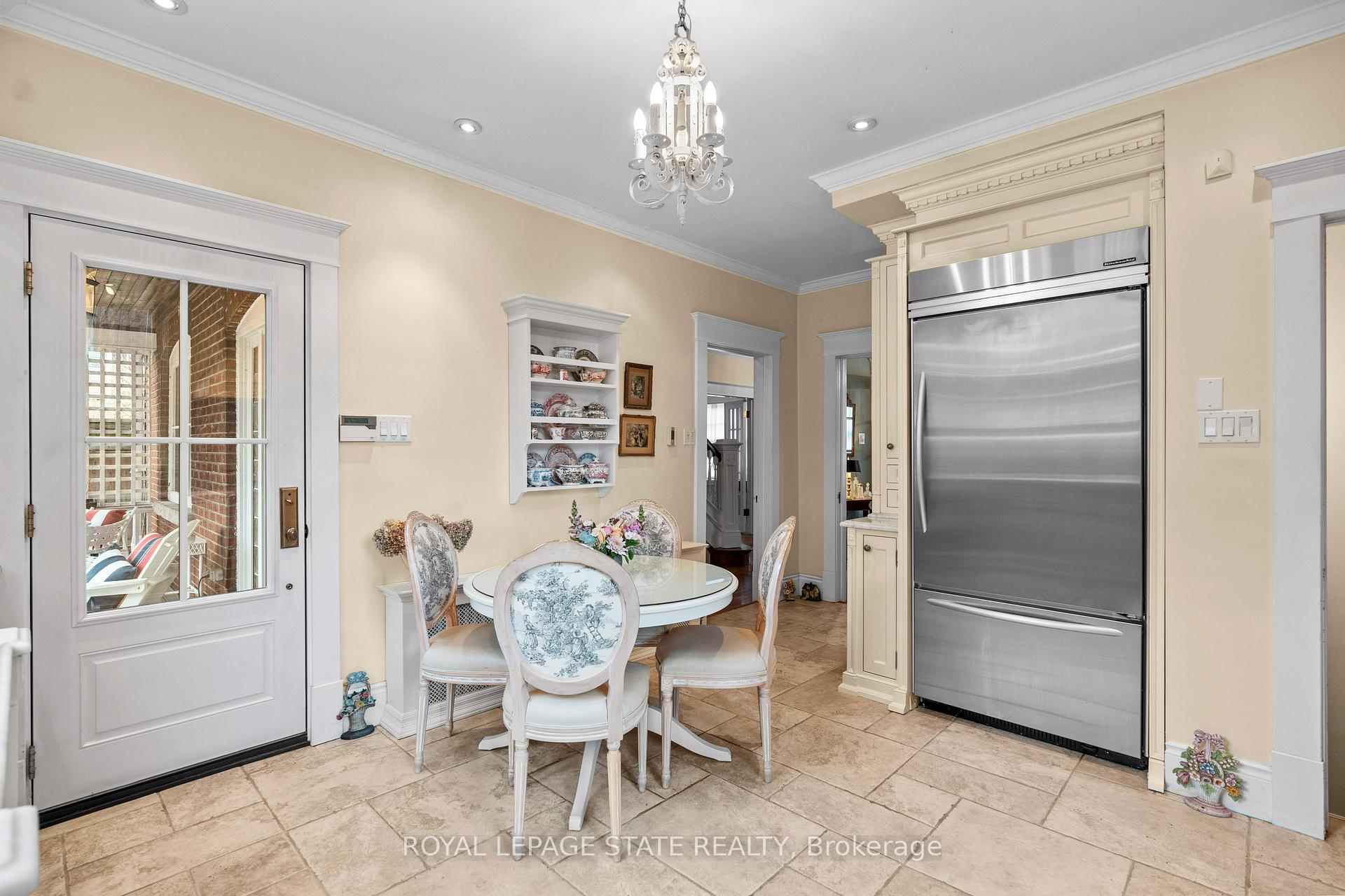Photo 16 of 247 MacNab Street S, Hamilton, Durand — HOMEH