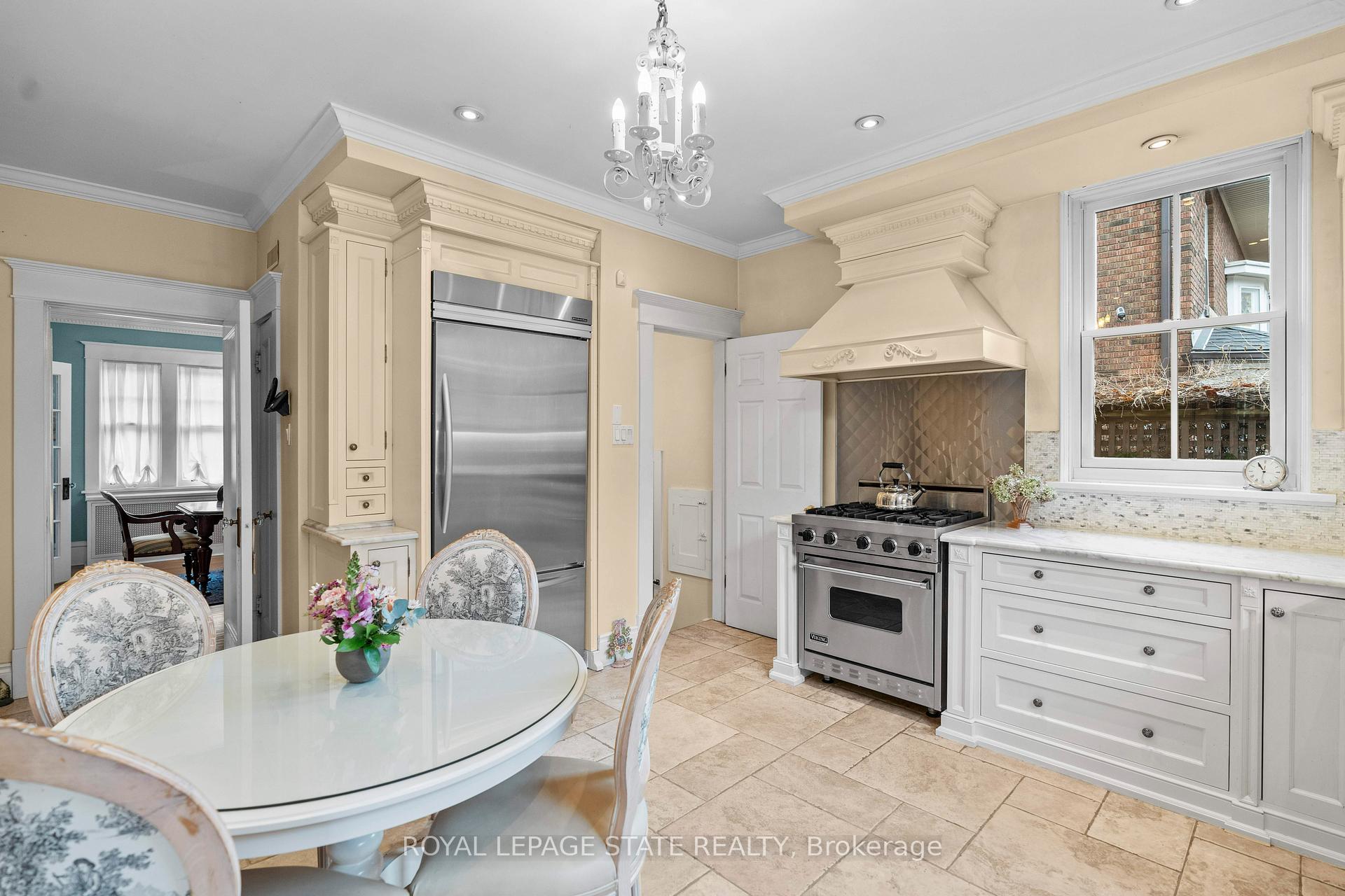 Photo 17 of 247 MacNab Street S, Hamilton, Durand — HOMEH