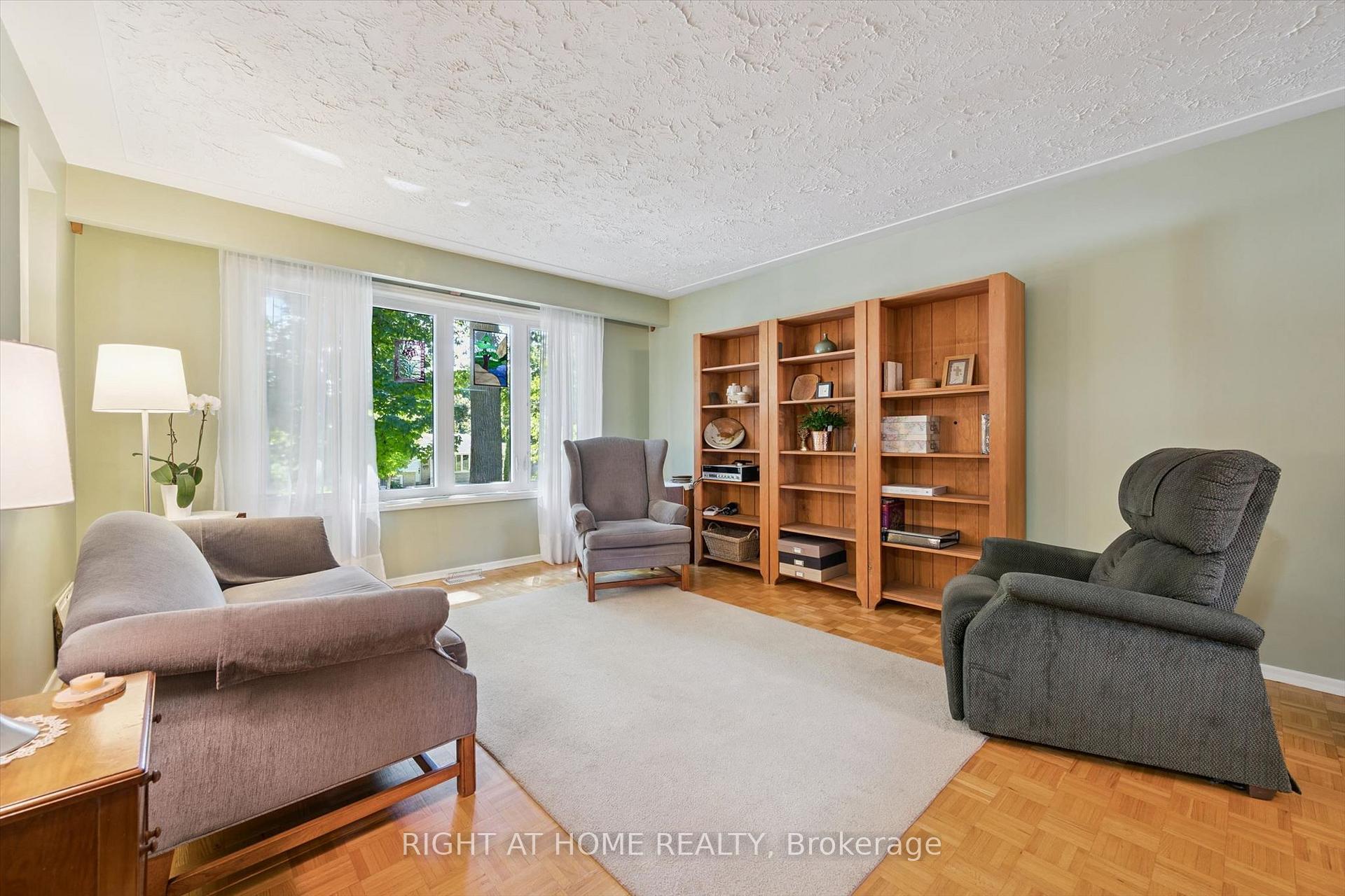 Photo 4 of 200 Cedarbrae Avenue, Waterloo, Lakeshore Village — HOMEH