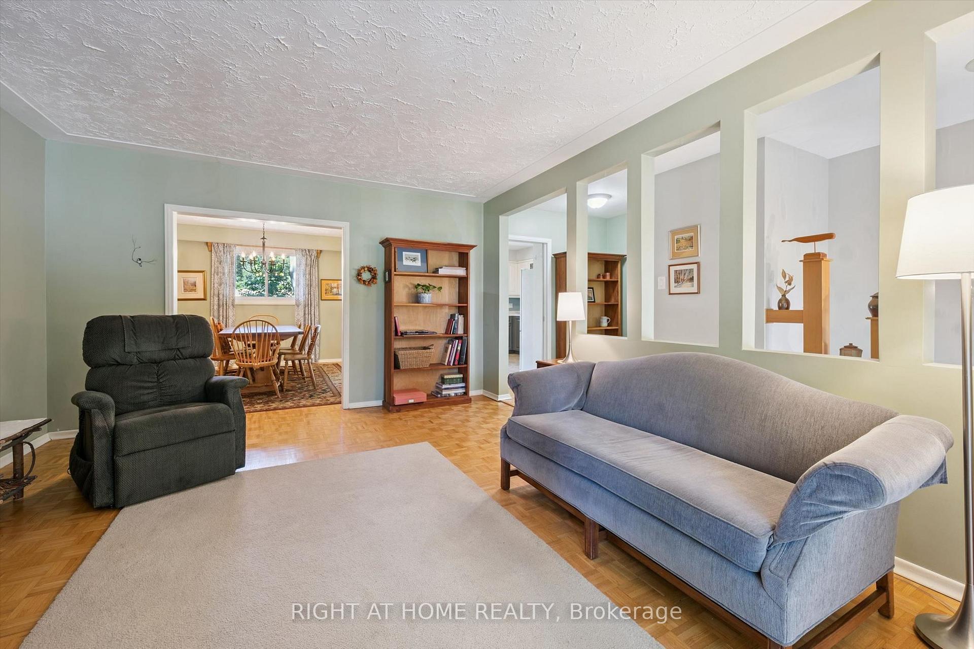 Photo 7 of 200 Cedarbrae Avenue, Waterloo, Lakeshore Village — HOMEH