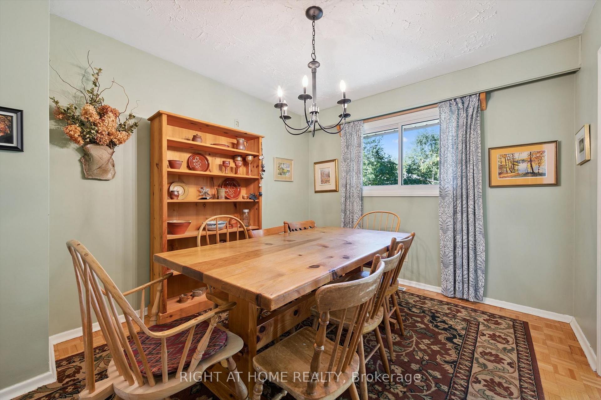 Photo 8 of 200 Cedarbrae Avenue, Waterloo, Lakeshore Village — HOMEH