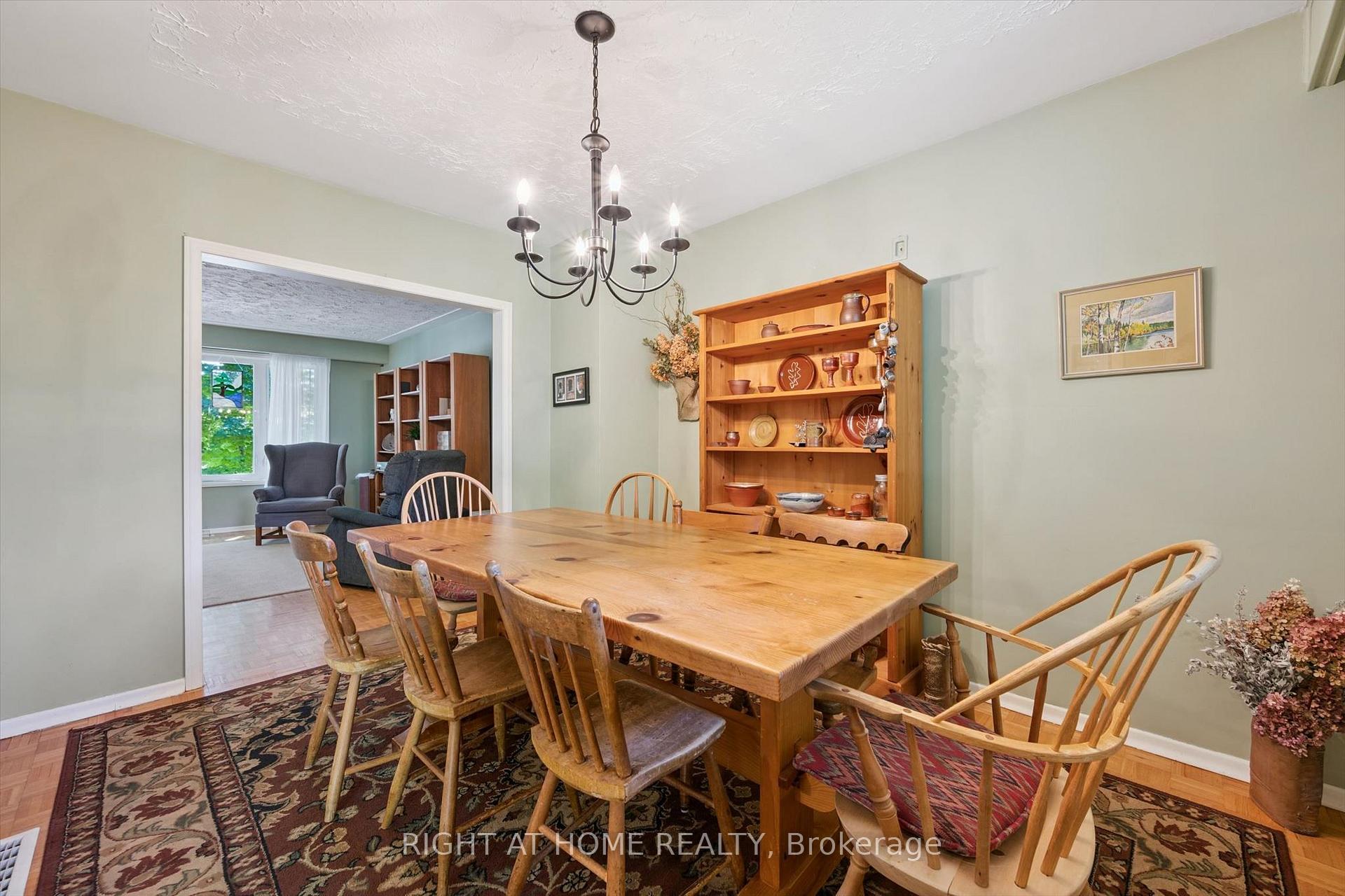 Photo 9 of 200 Cedarbrae Avenue, Waterloo, Lakeshore Village — HOMEH