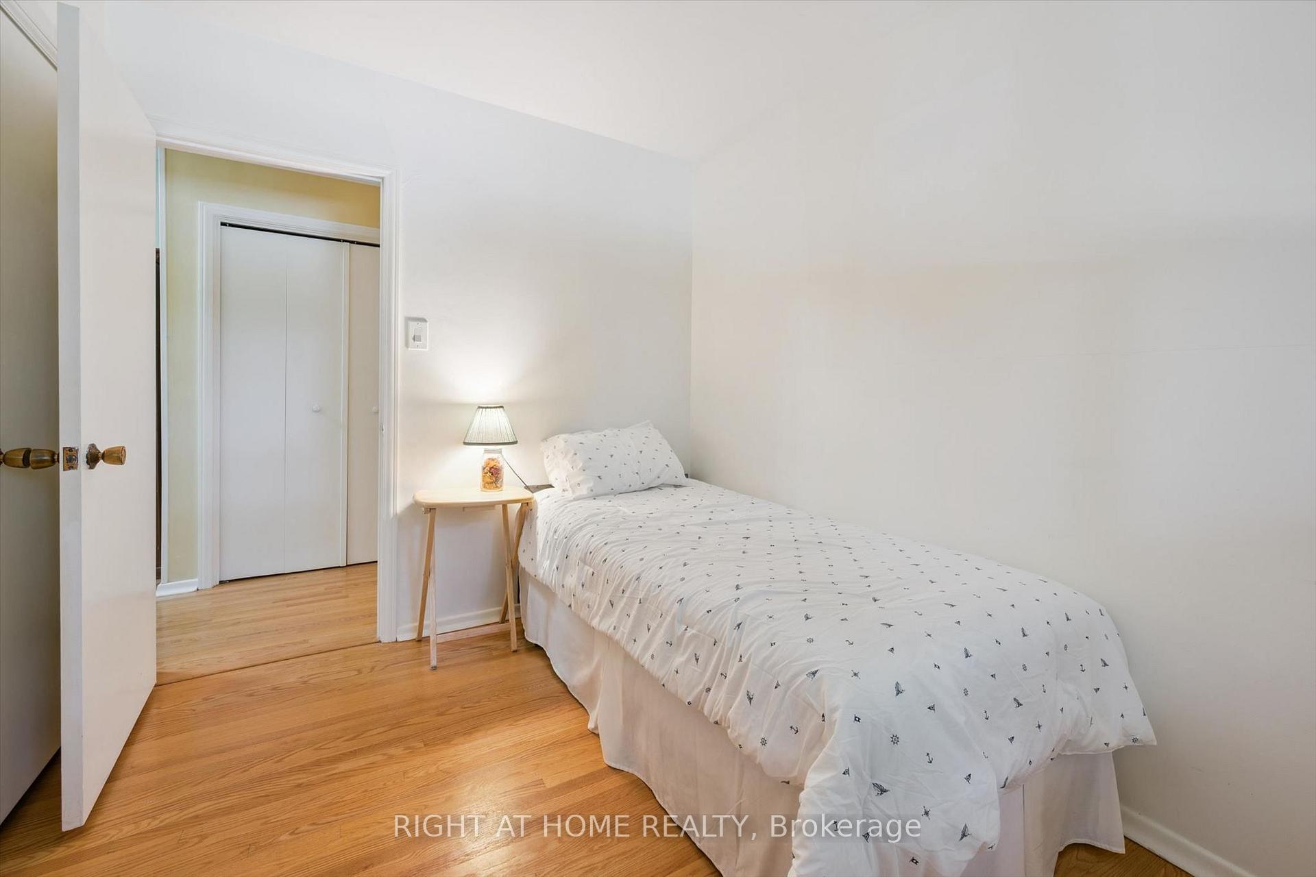Photo 18 of 200 Cedarbrae Avenue, Waterloo, Lakeshore Village — HOMEH