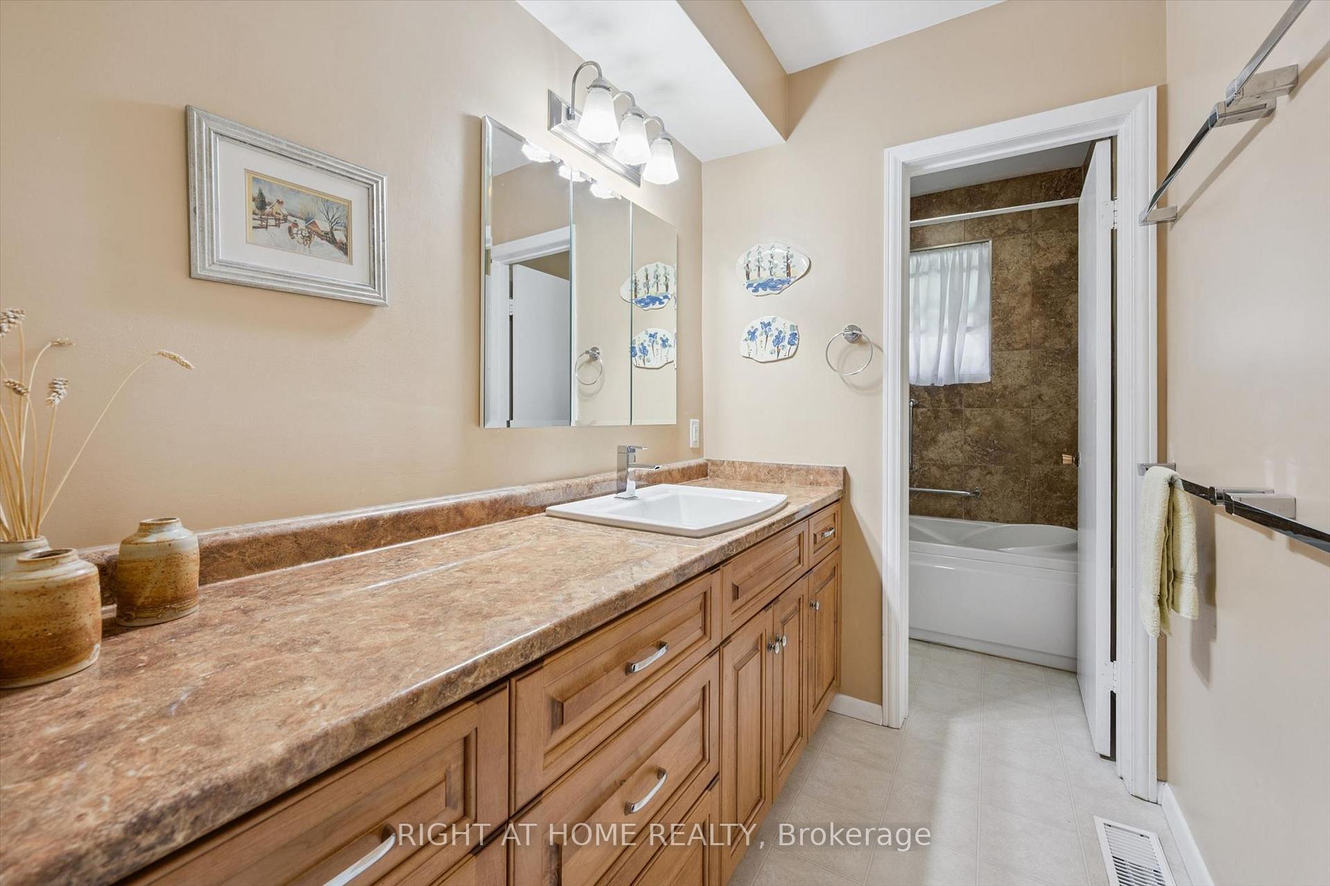 Photo 19 of 200 Cedarbrae Avenue, Waterloo, Lakeshore Village — HOMEH