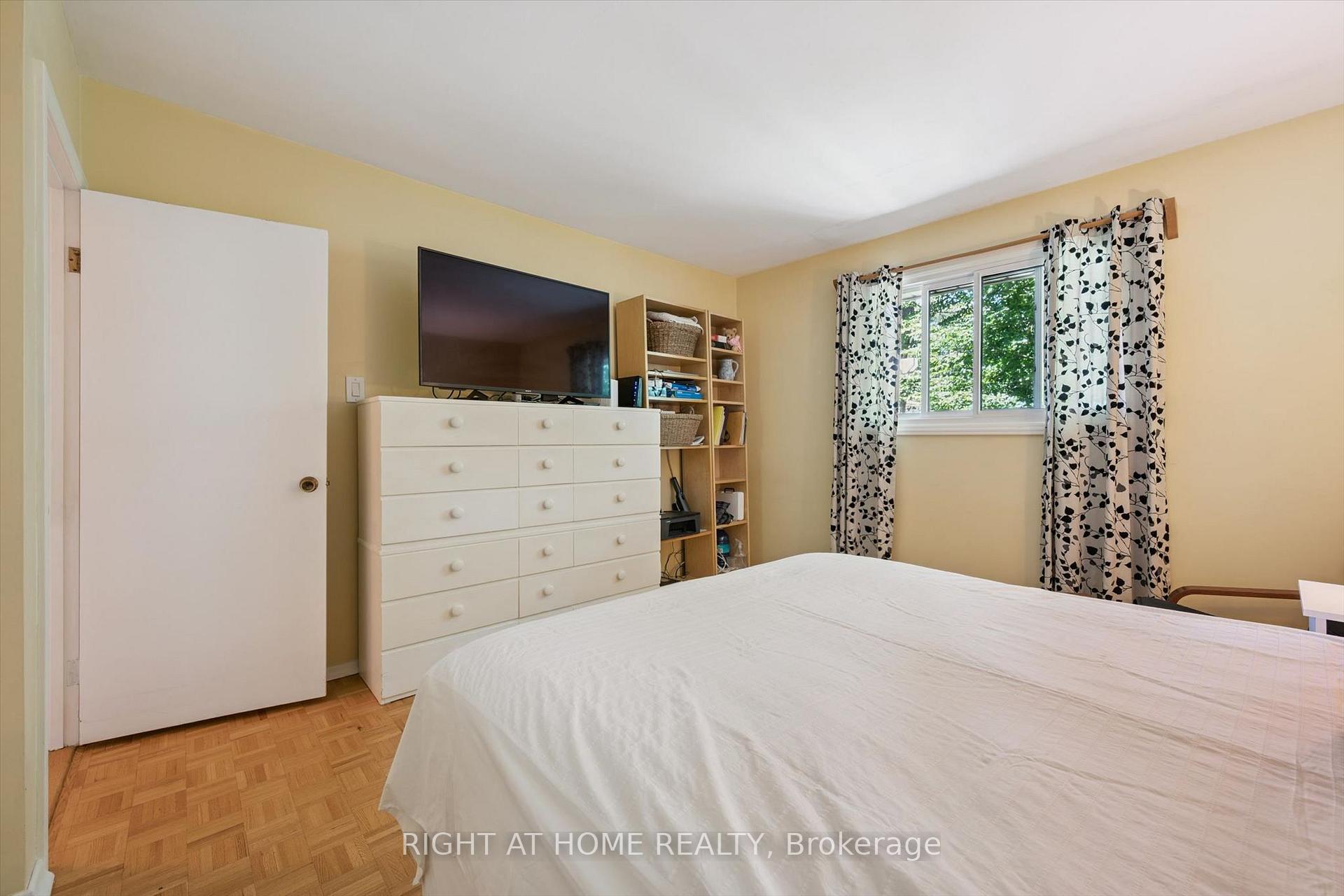 Photo 24 of 200 Cedarbrae Avenue, Waterloo, Lakeshore Village — HOMEH