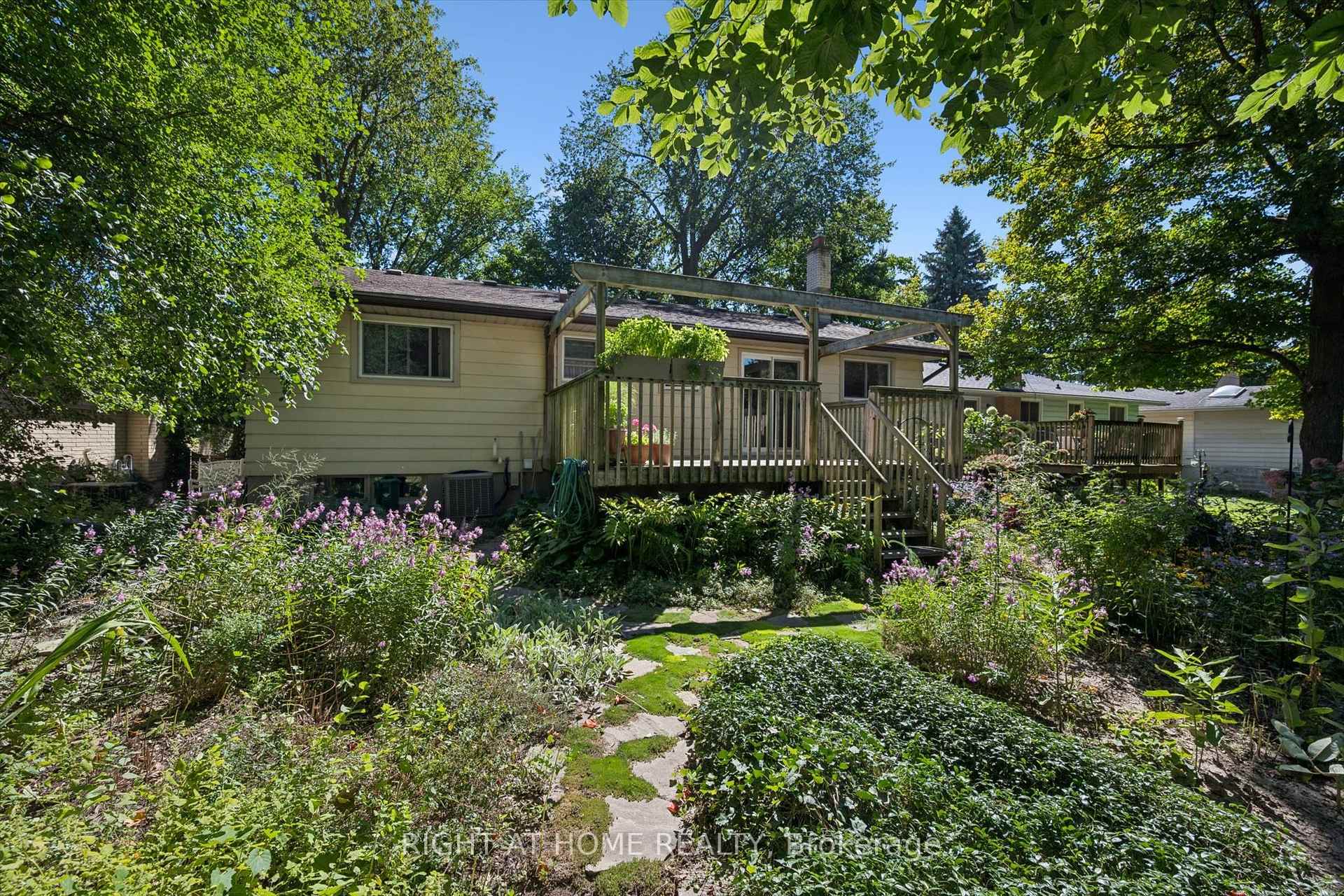 Photo 35 of 200 Cedarbrae Avenue, Waterloo, Lakeshore Village — HOMEH