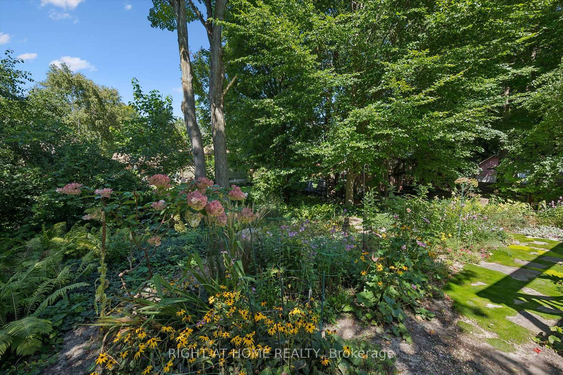 Photo 36 of 200 Cedarbrae Avenue, Waterloo, Lakeshore Village — HOMEH