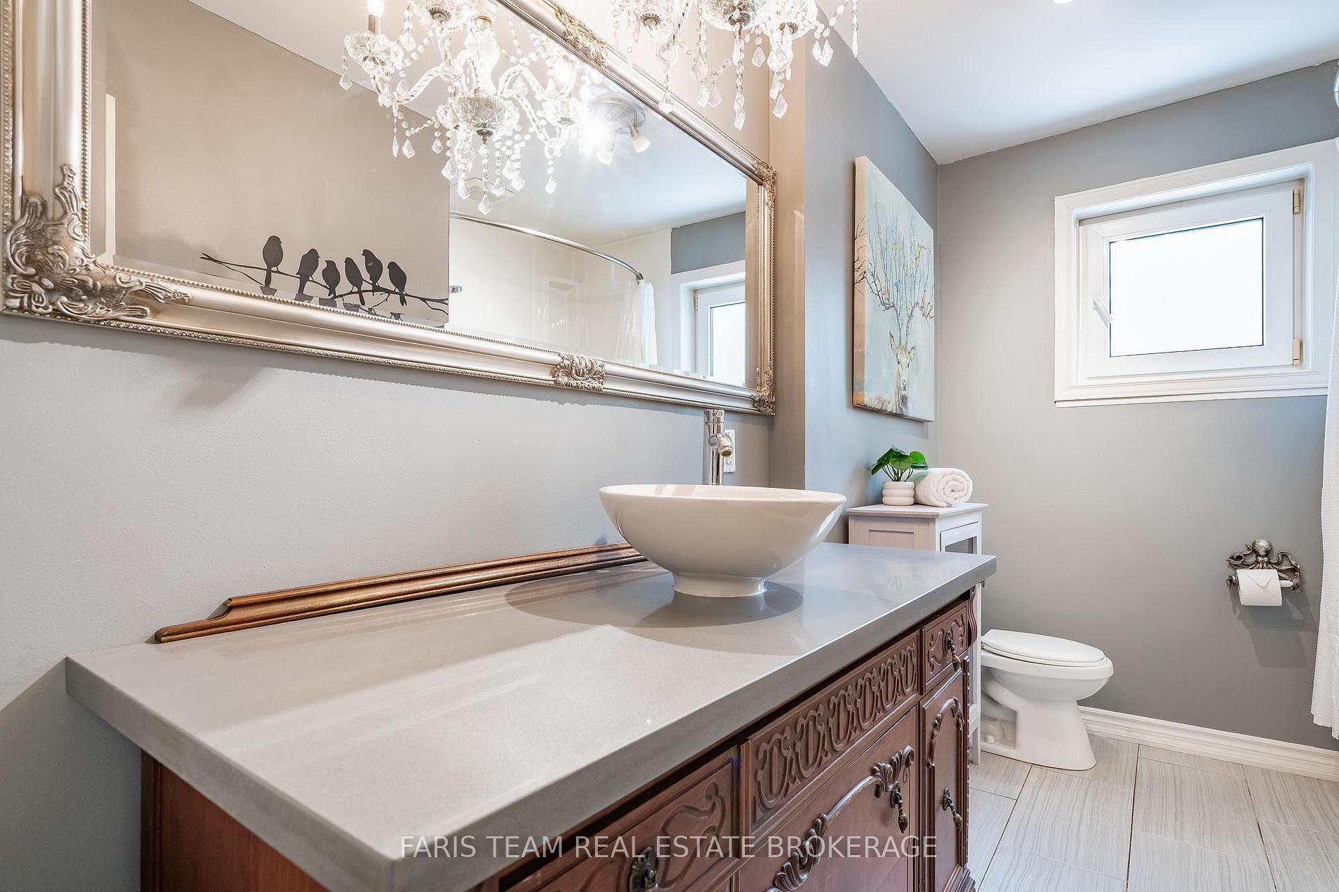Photo 23 of 82 Bayview Drive, Barrie, Allandale Heights — HOMEH