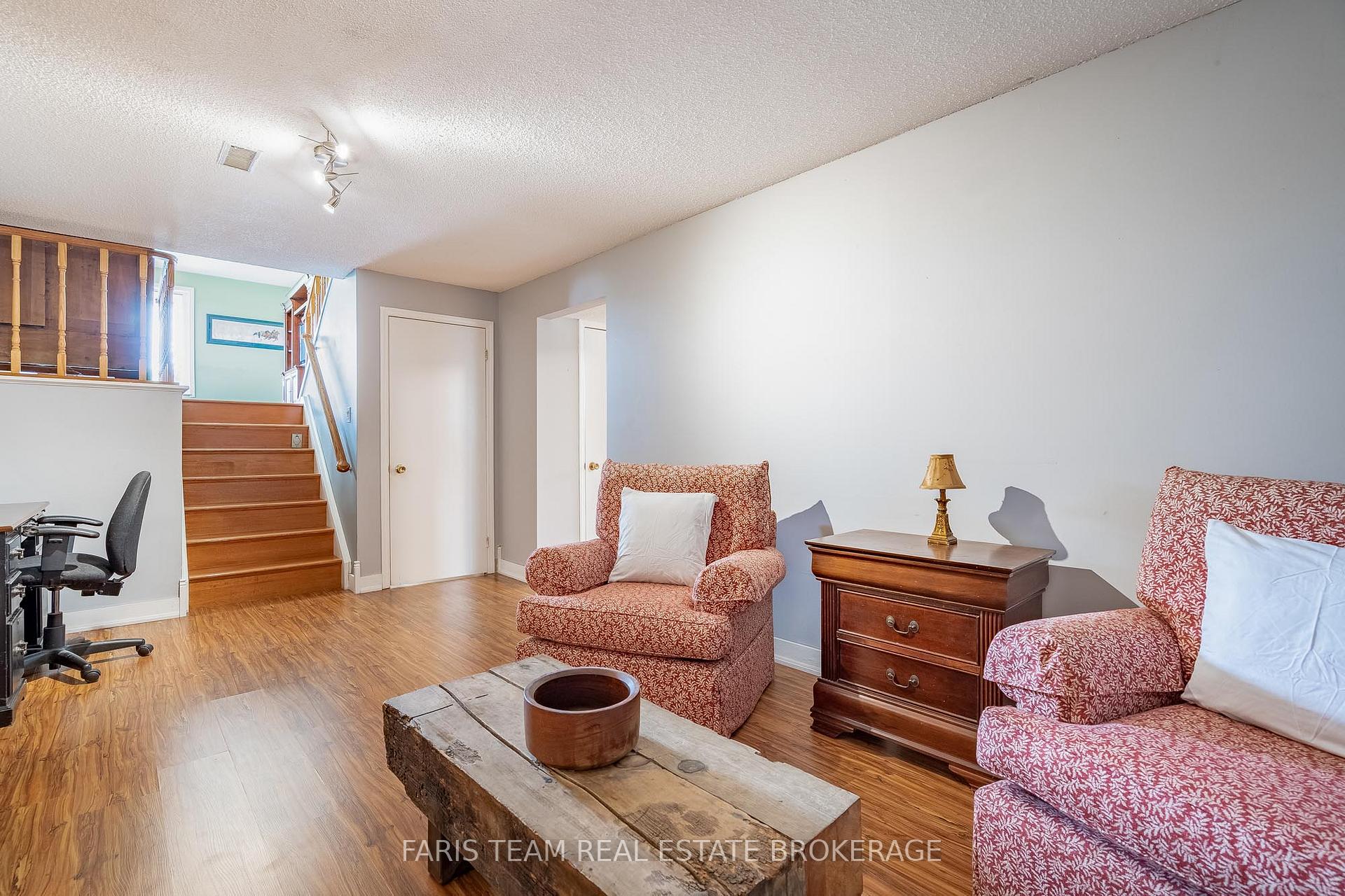 Photo 25 of 82 Bayview Drive, Barrie, Allandale Heights — HOMEH