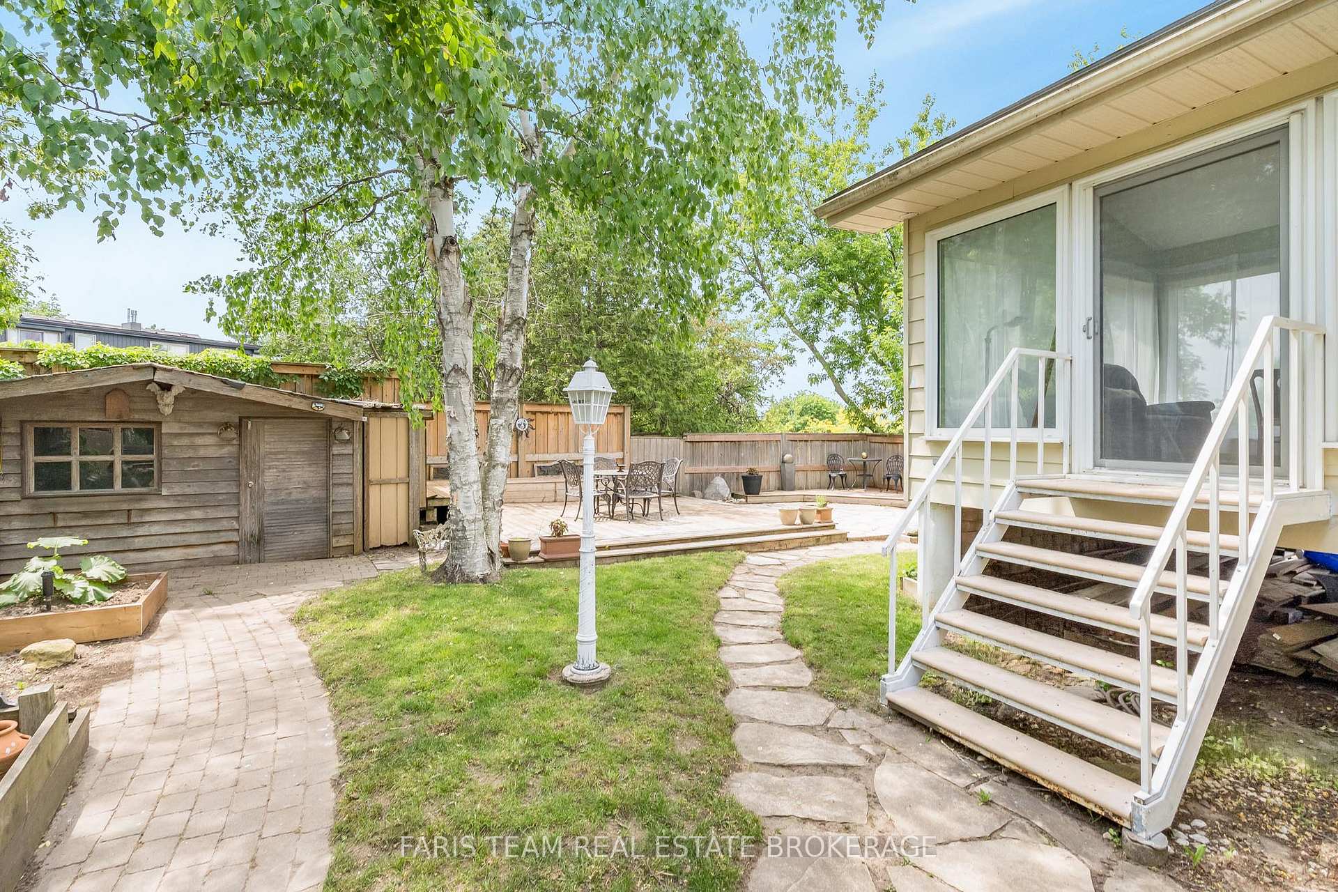 Photo 38 of 82 Bayview Drive, Barrie, Allandale Heights — HOMEH