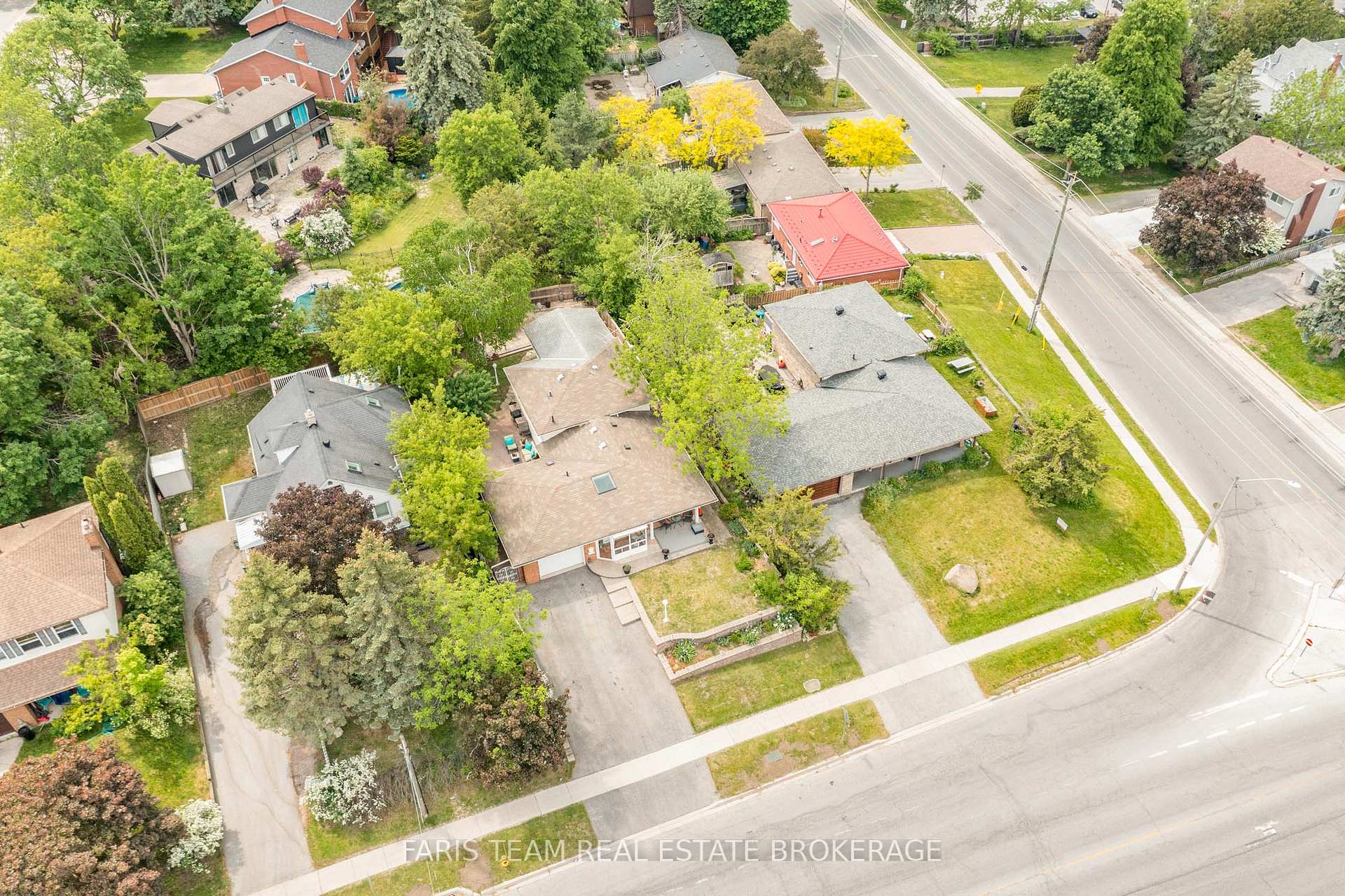 Photo 43 of 82 Bayview Drive, Barrie, Allandale Heights — HOMEH