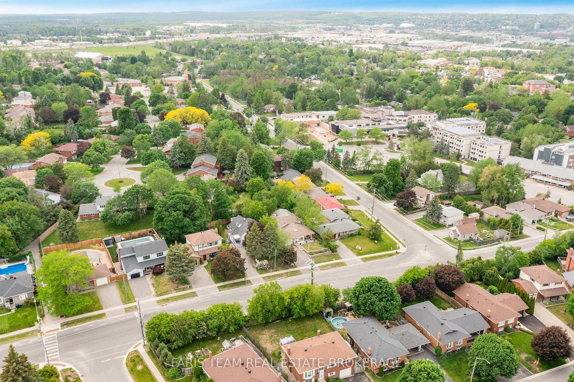 Photo 44 of 82 Bayview Drive, Barrie, Allandale Heights — HOMEH
