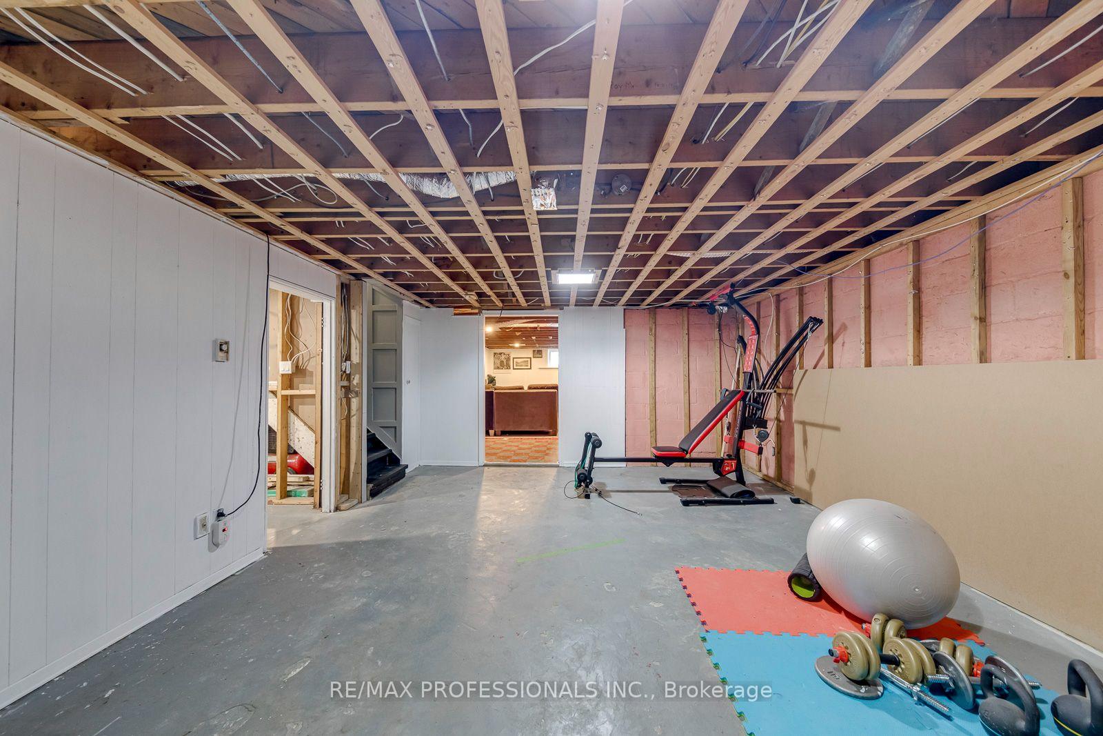 Photo 30 of 37 Mclaughlin Road N, Brampton, Brampton West — HOMEH