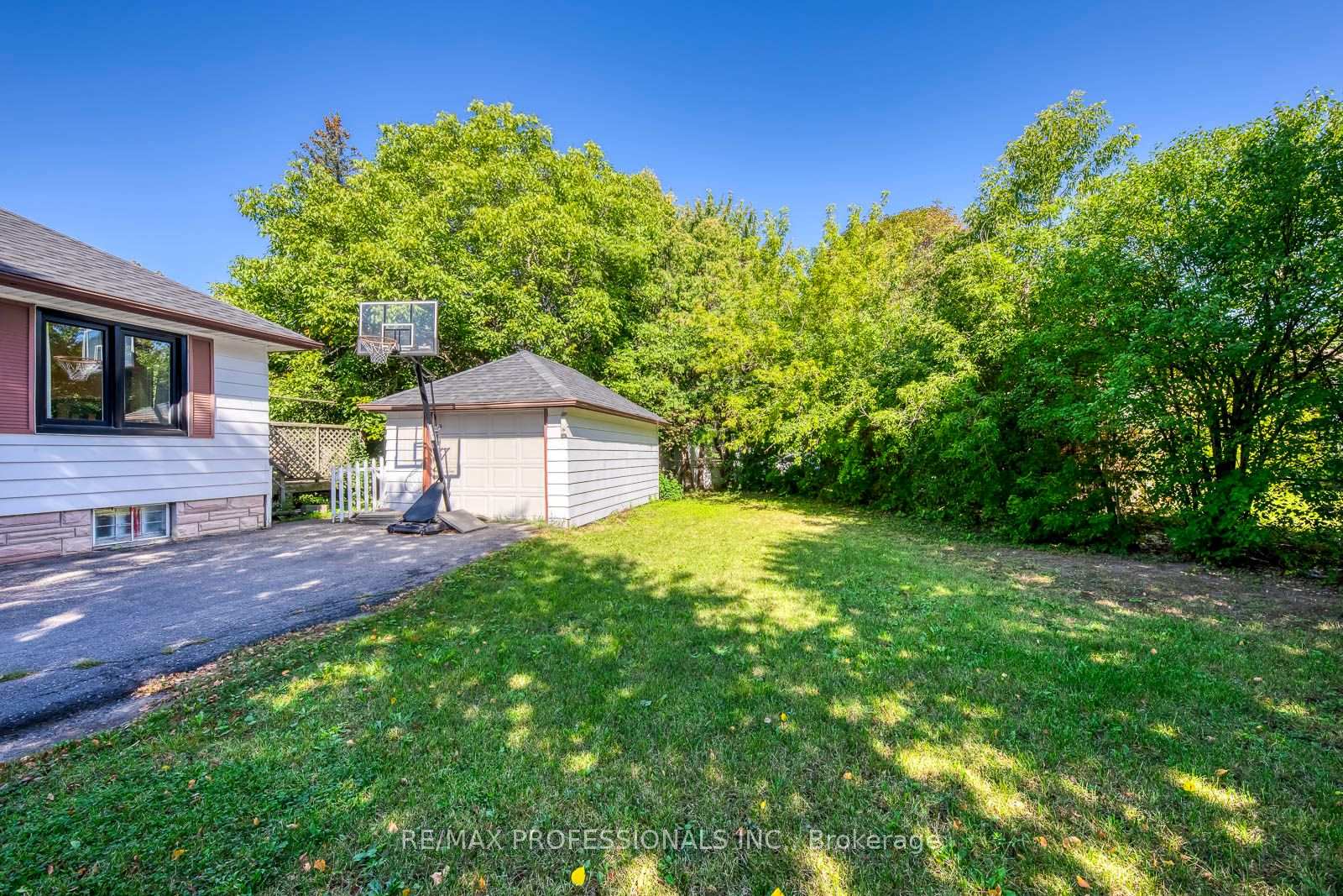 Photo 35 of 37 Mclaughlin Road N, Brampton, Brampton West — HOMEH