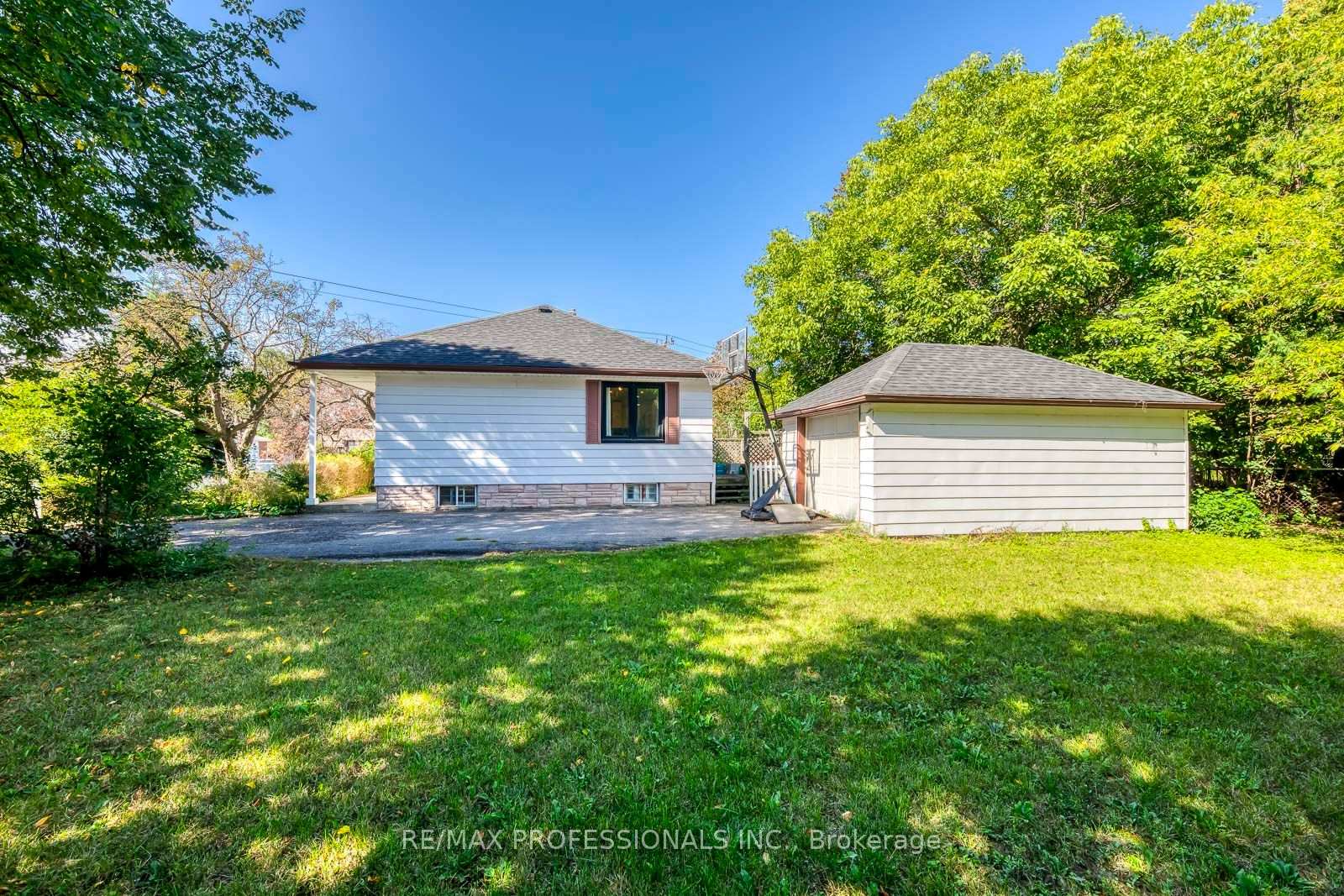 Photo 40 of 37 Mclaughlin Road N, Brampton, Brampton West — HOMEH