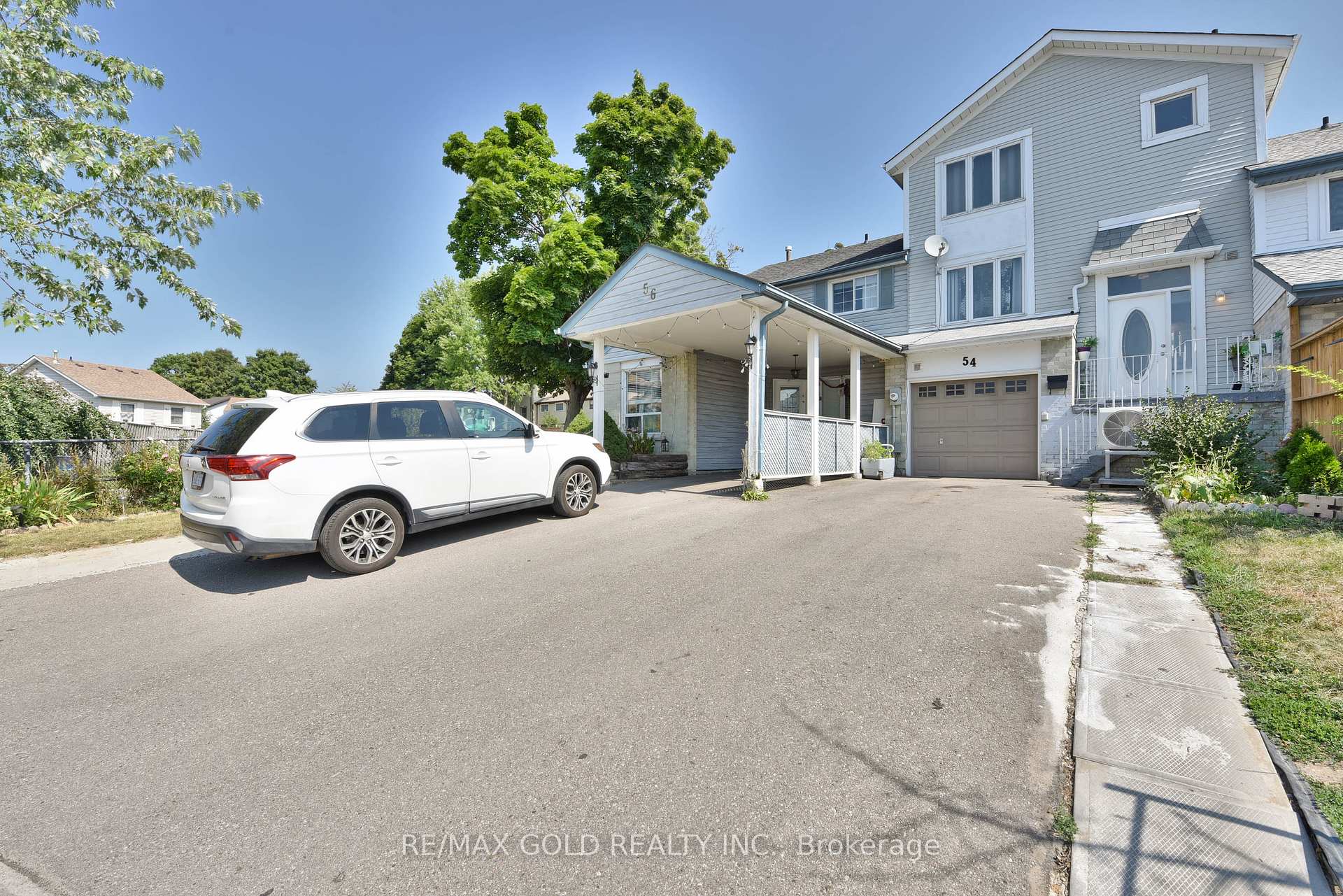 Photo 5 of 54 Nottawasaga Crescent, Brampton, Heart Lake — HOMEH