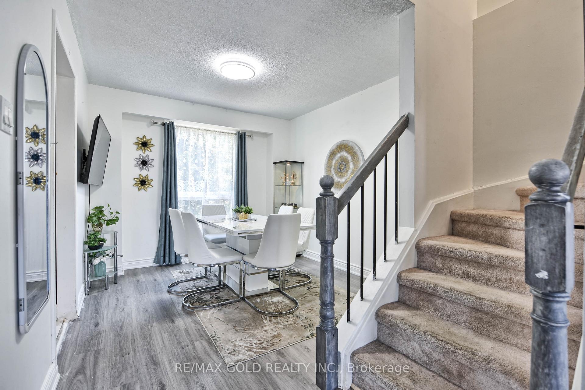 Photo 20 of 54 Nottawasaga Crescent, Brampton, Heart Lake — HOMEH