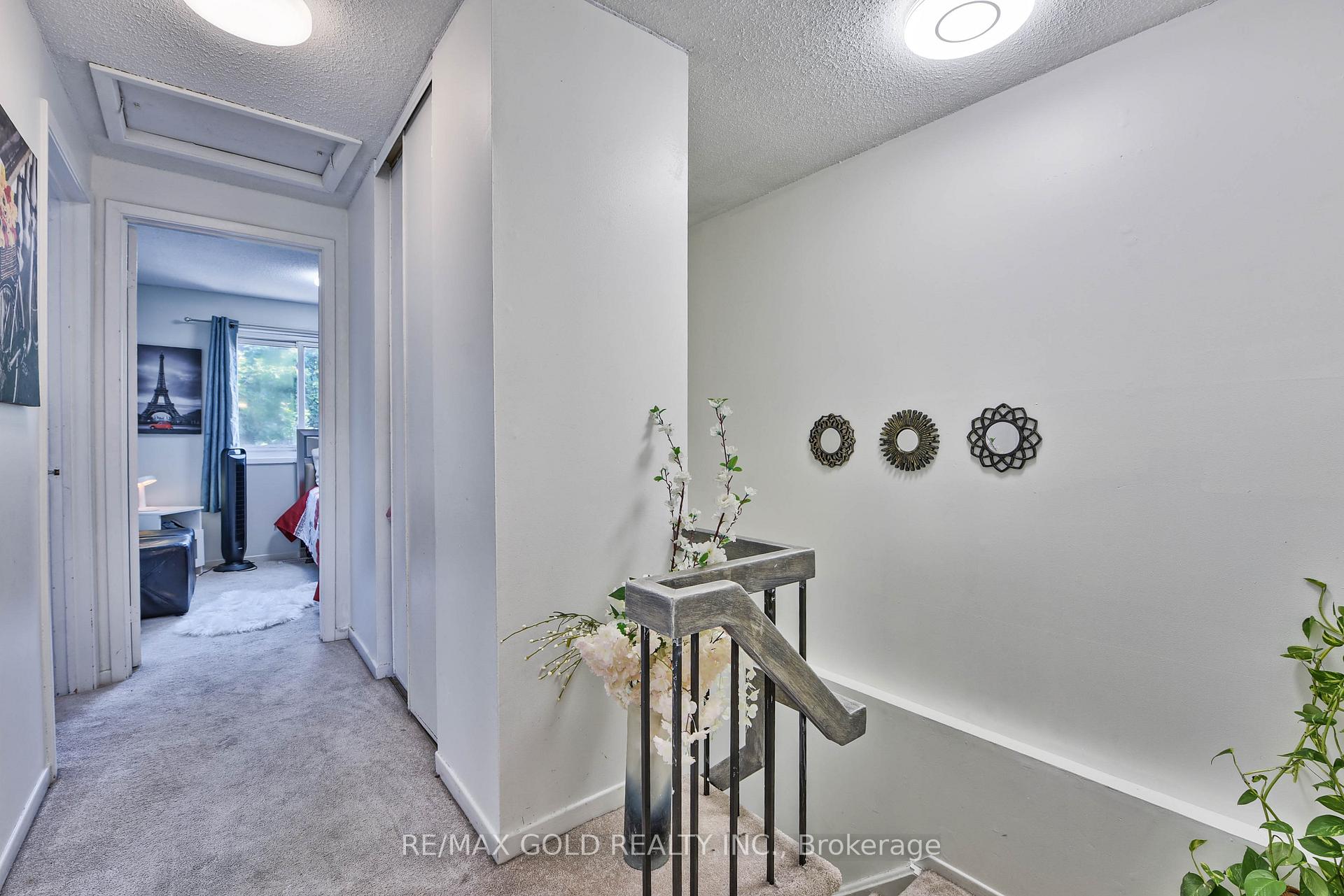 Photo 27 of 54 Nottawasaga Crescent, Brampton, Heart Lake — HOMEH