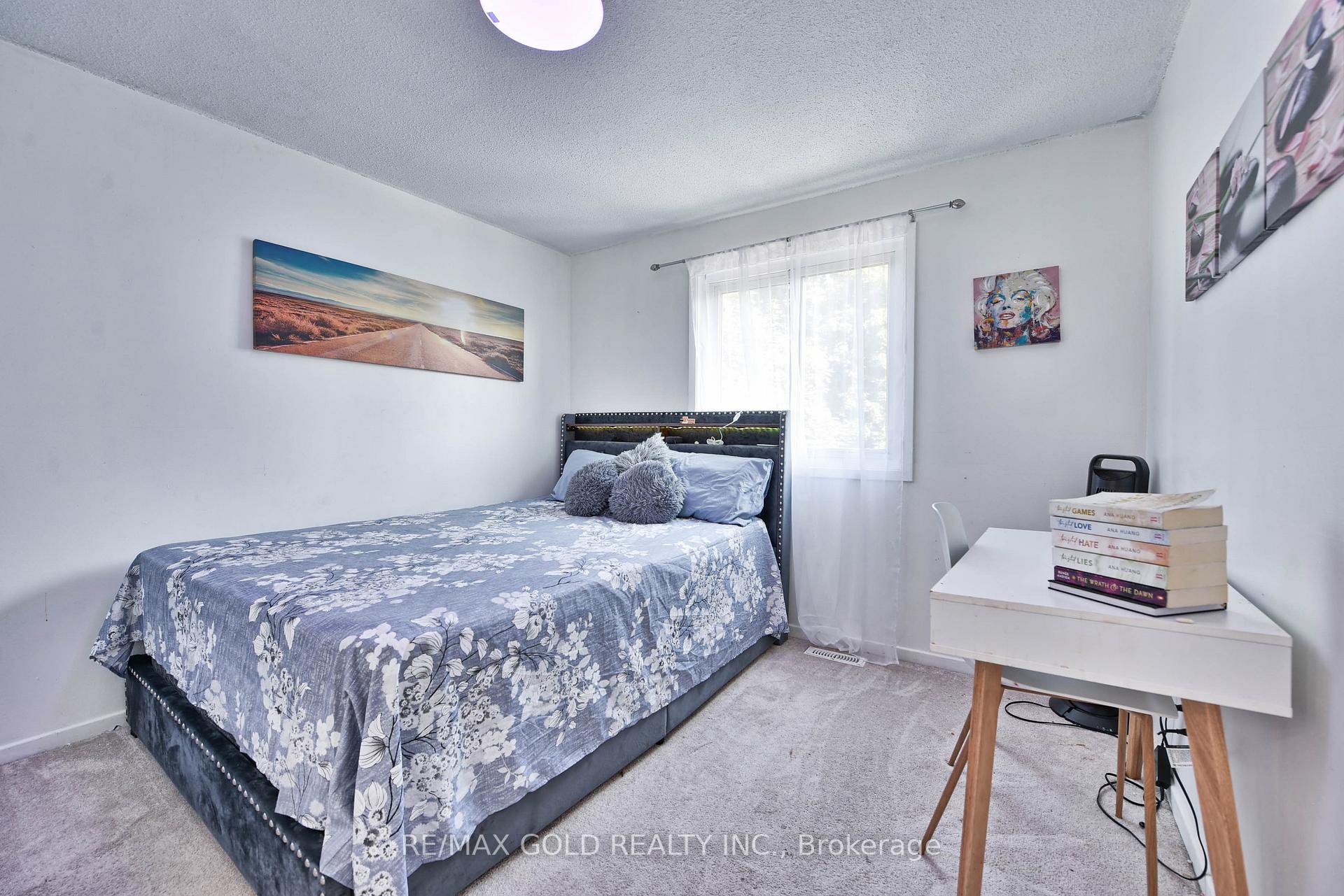 Photo 37 of 54 Nottawasaga Crescent, Brampton, Heart Lake — HOMEH