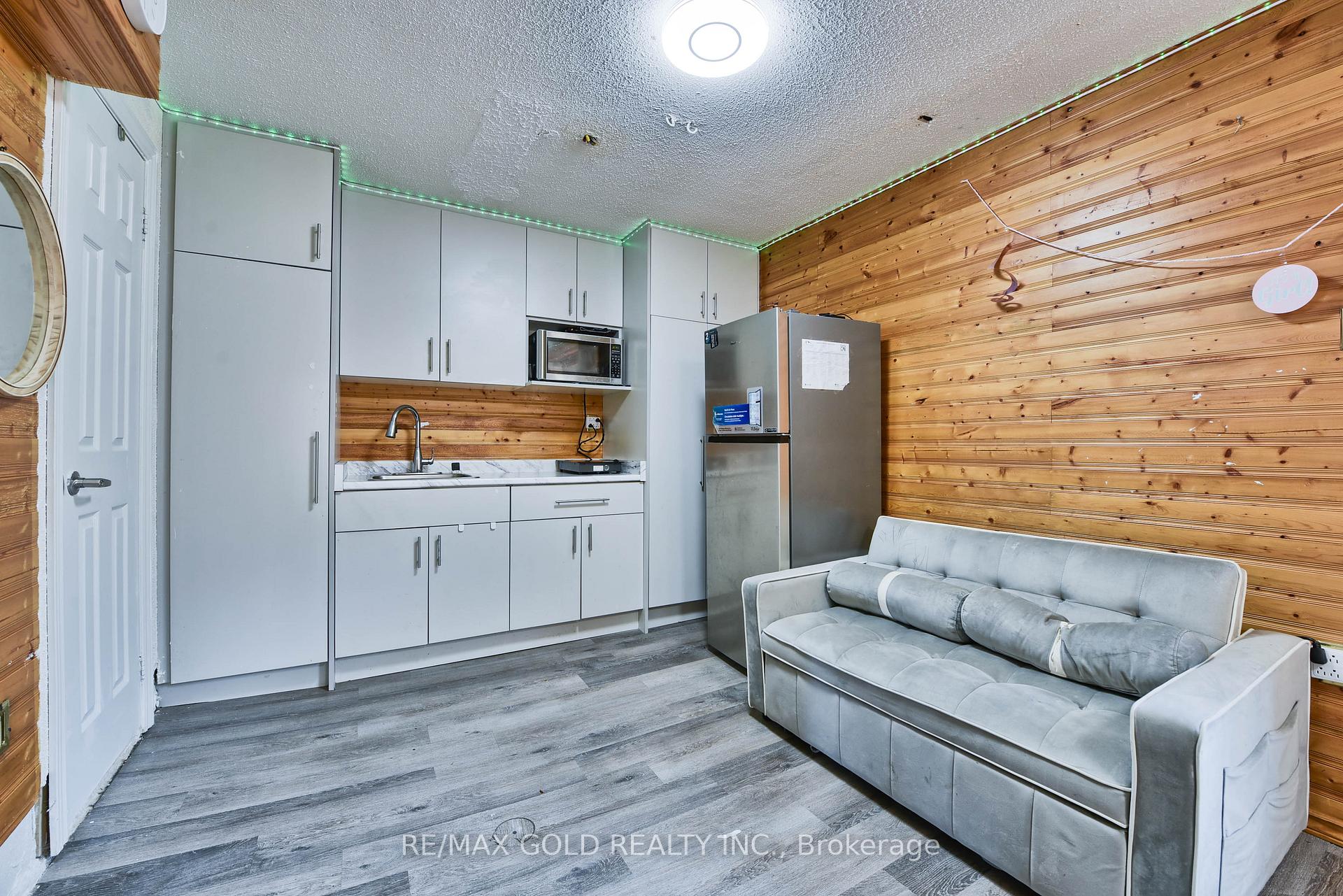 Photo 41 of 54 Nottawasaga Crescent, Brampton, Heart Lake — HOMEH