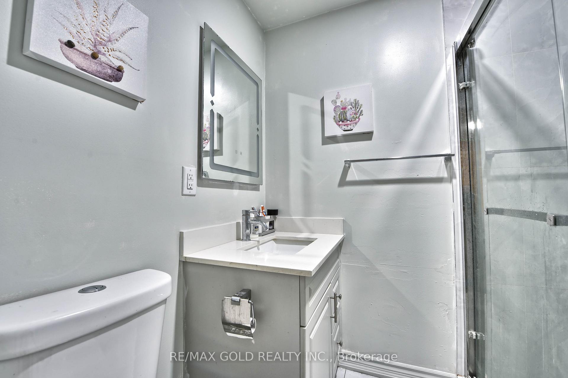 Photo 42 of 54 Nottawasaga Crescent, Brampton, Heart Lake — HOMEH