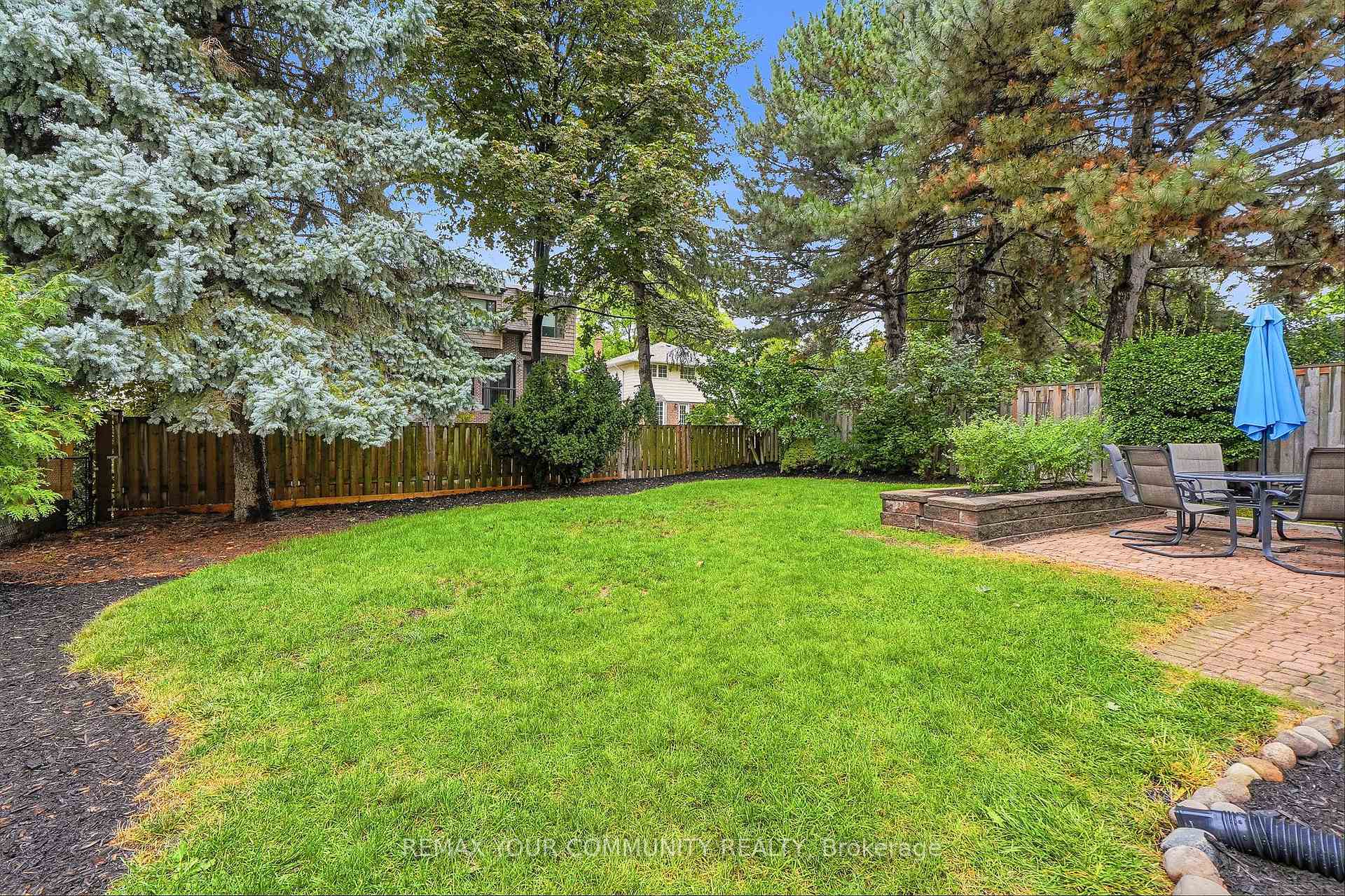 Photo 5 of 20 Ringwood Crescent, North York, Henry Farm — HOMEH