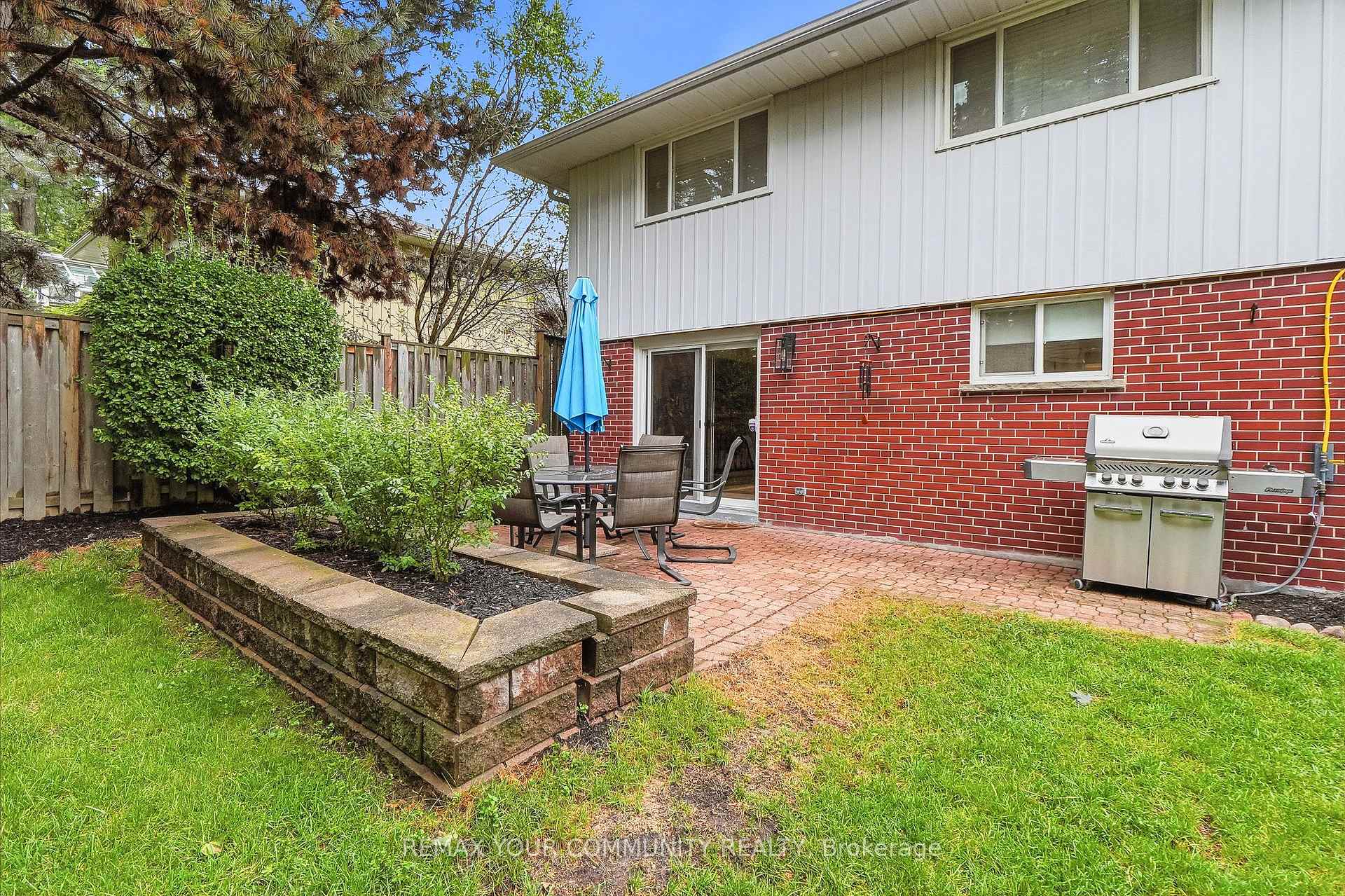 Photo 7 of 20 Ringwood Crescent, North York, Henry Farm — HOMEH