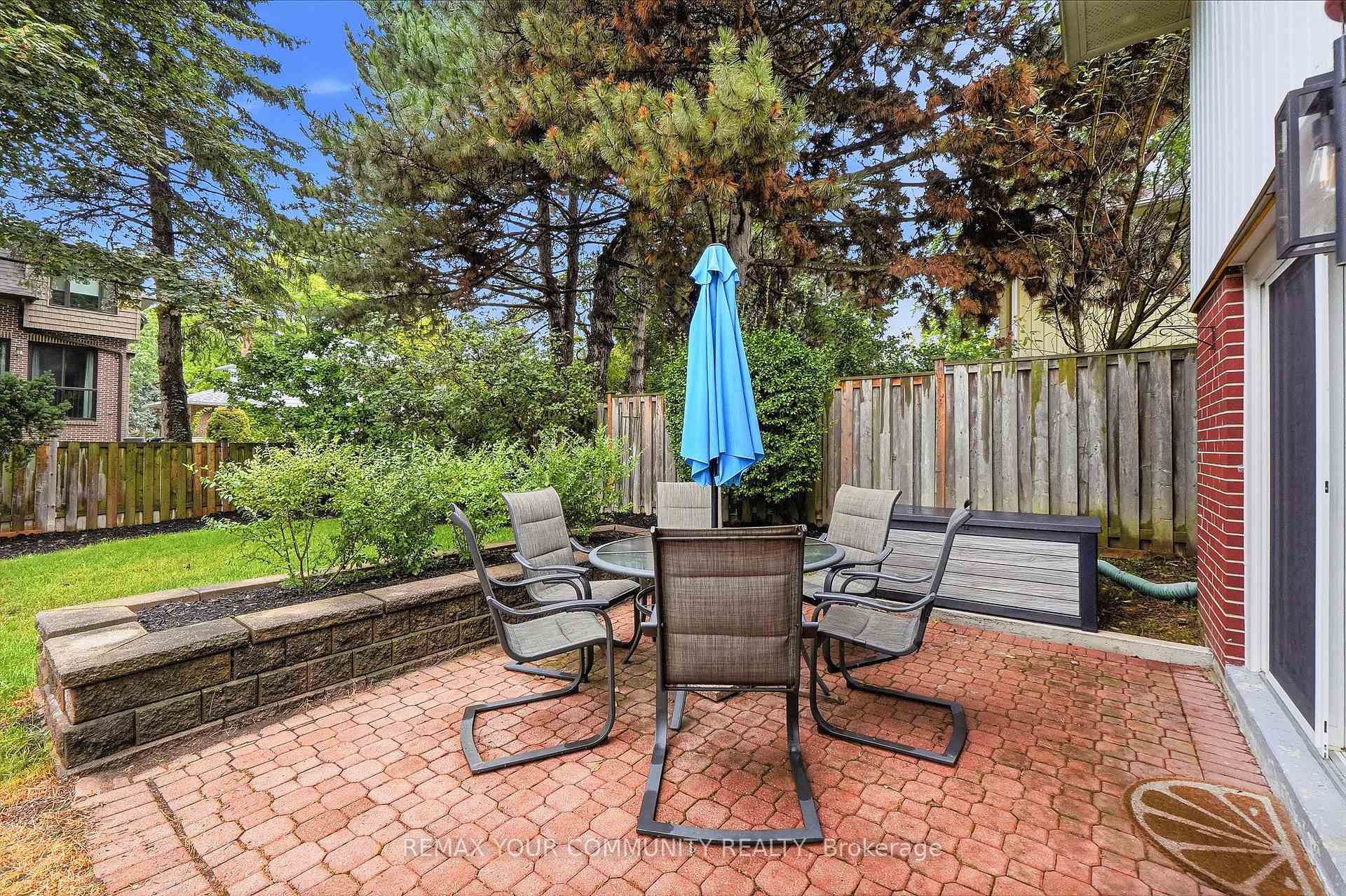 Photo 9 of 20 Ringwood Crescent, North York, Henry Farm — HOMEH