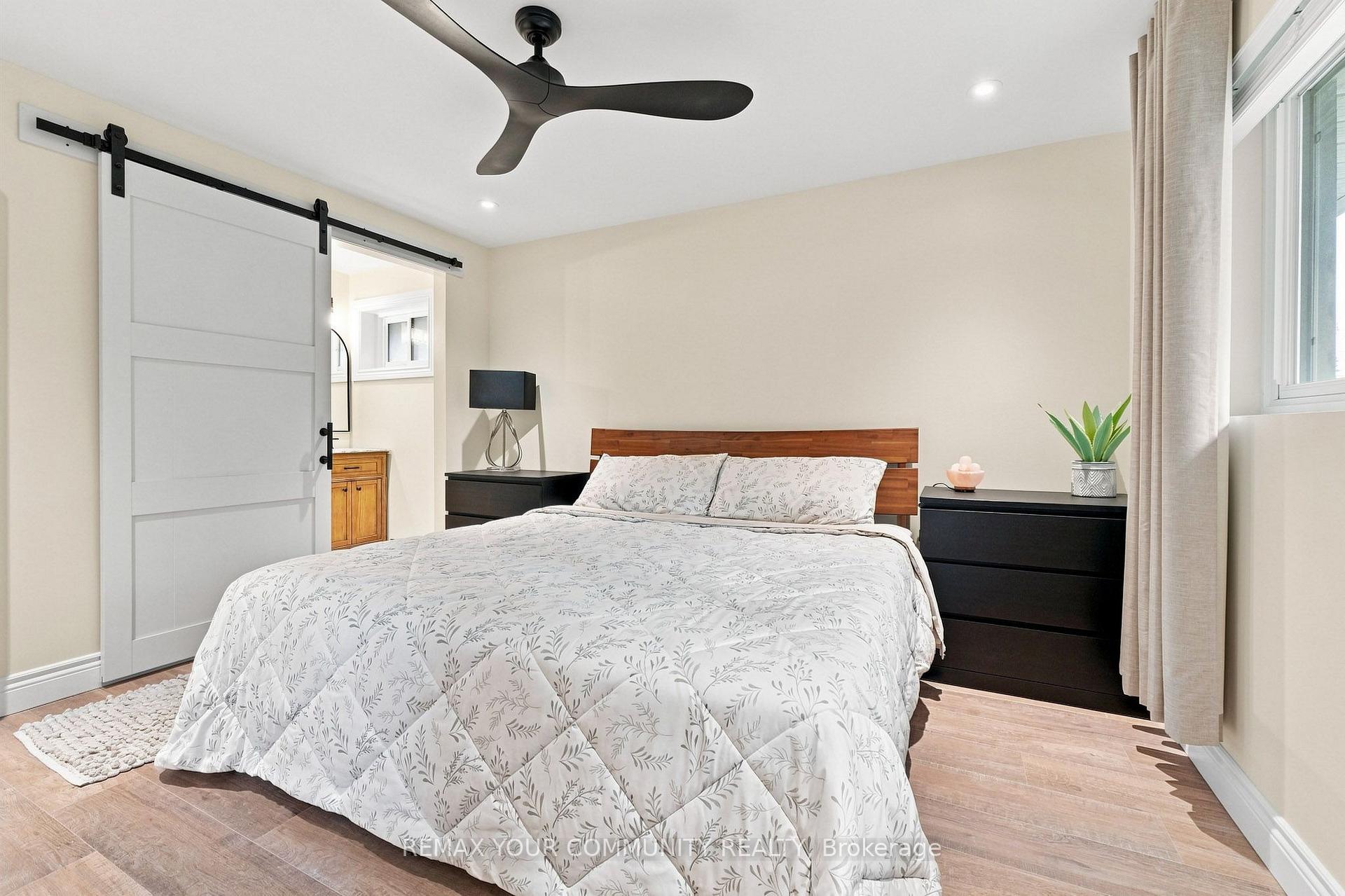 Photo 11 of 20 Ringwood Crescent, North York, Henry Farm — HOMEH