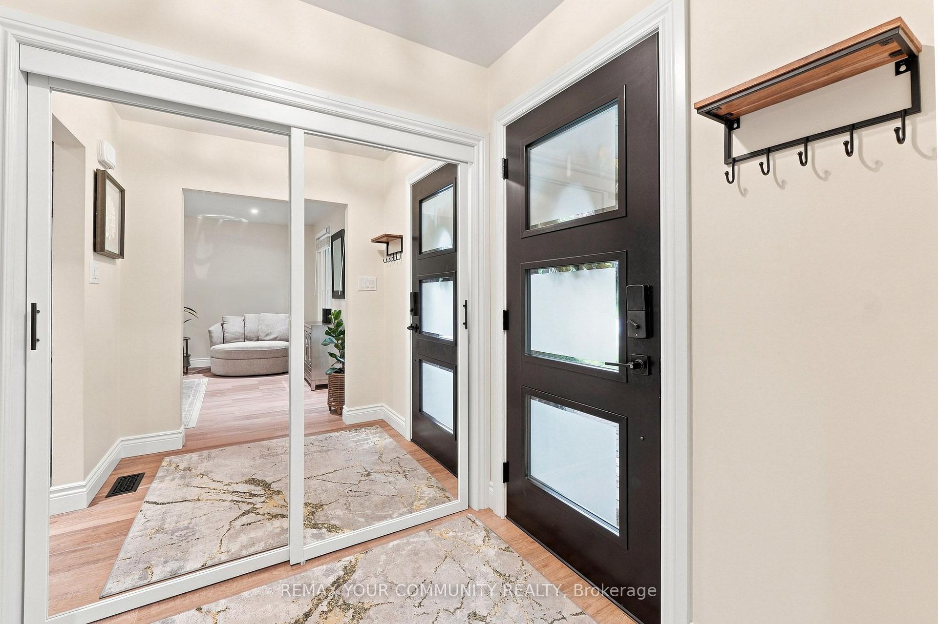 Photo 15 of 20 Ringwood Crescent, North York, Henry Farm — HOMEH