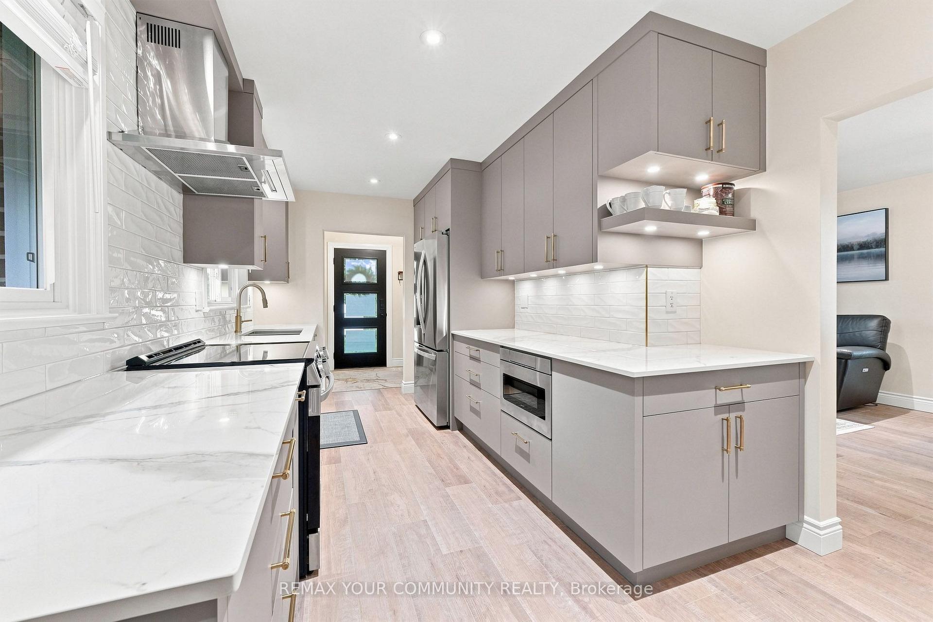 Photo 16 of 20 Ringwood Crescent, North York, Henry Farm — HOMEH