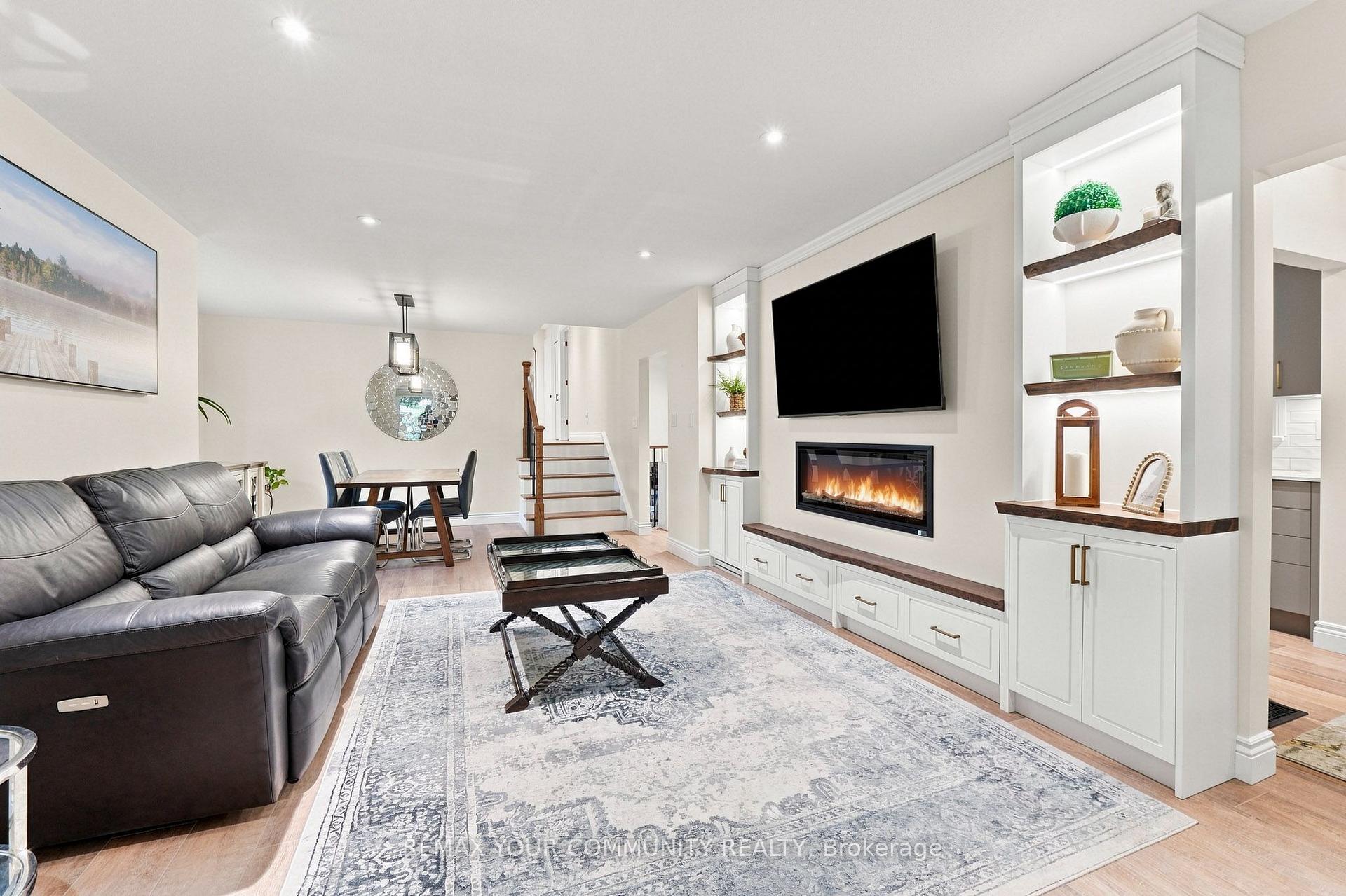 Photo 20 of 20 Ringwood Crescent, North York, Henry Farm — HOMEH