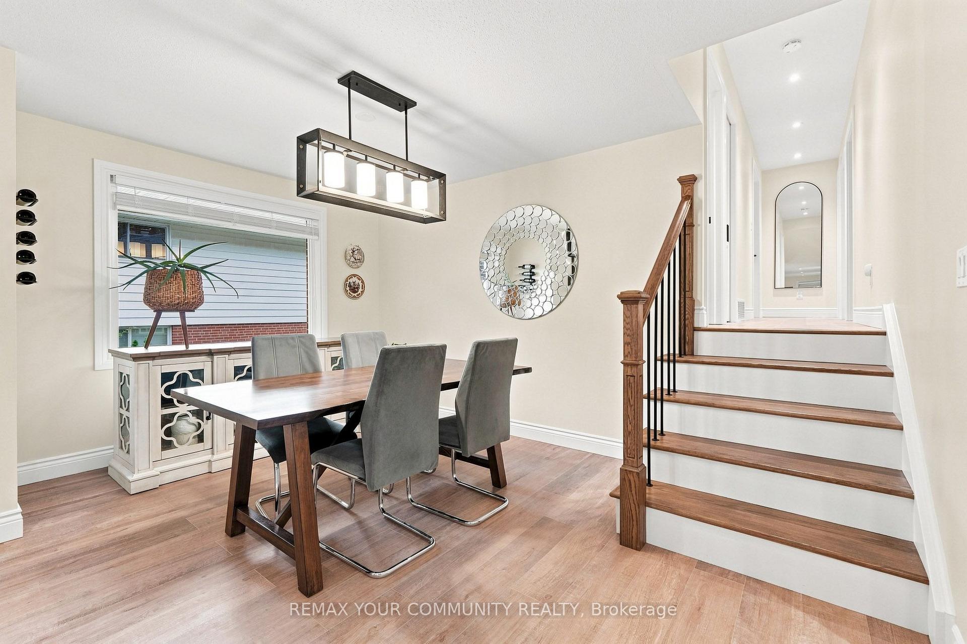 Photo 23 of 20 Ringwood Crescent, North York, Henry Farm — HOMEH