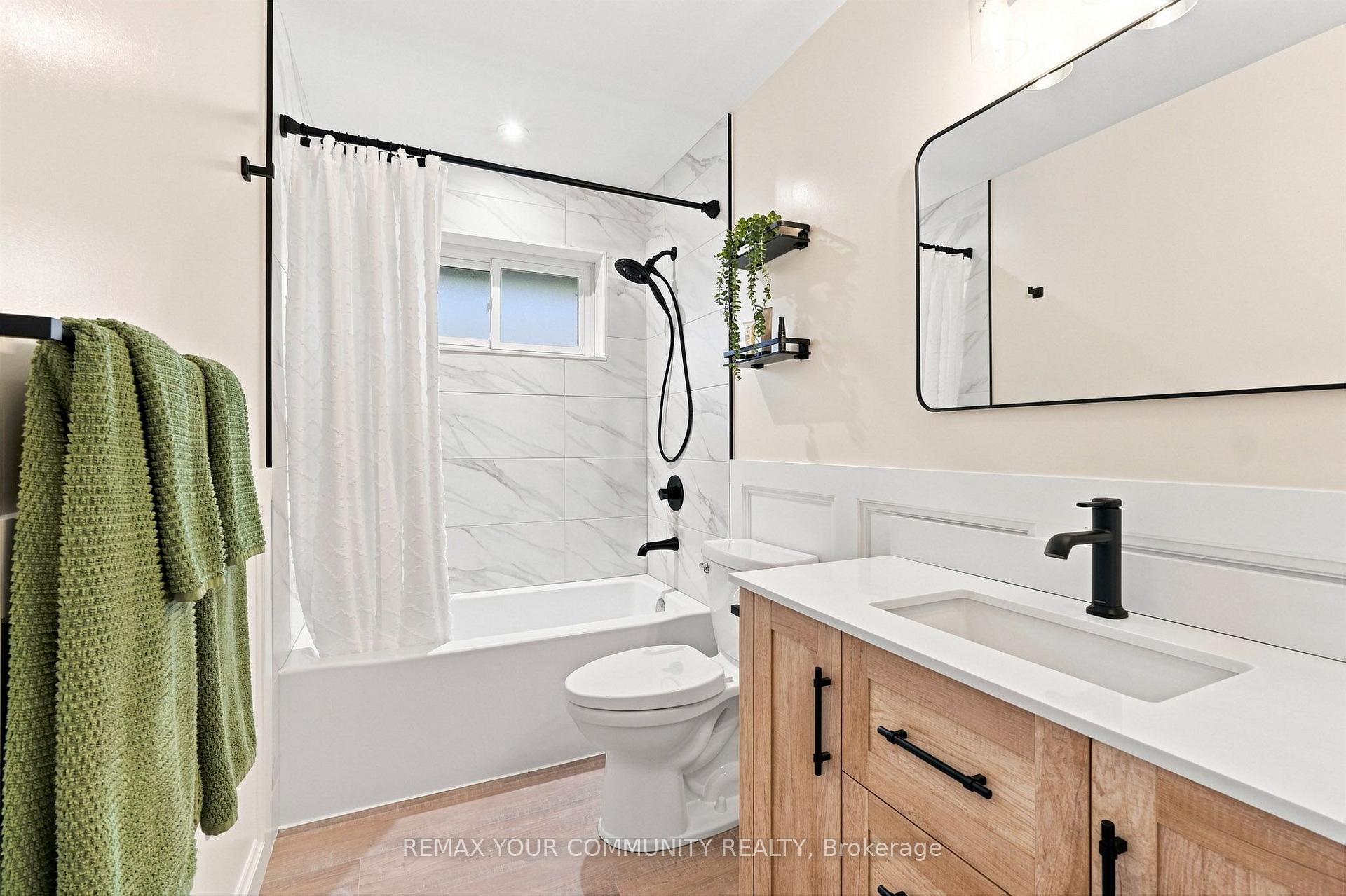 Photo 24 of 20 Ringwood Crescent, North York, Henry Farm — HOMEH
