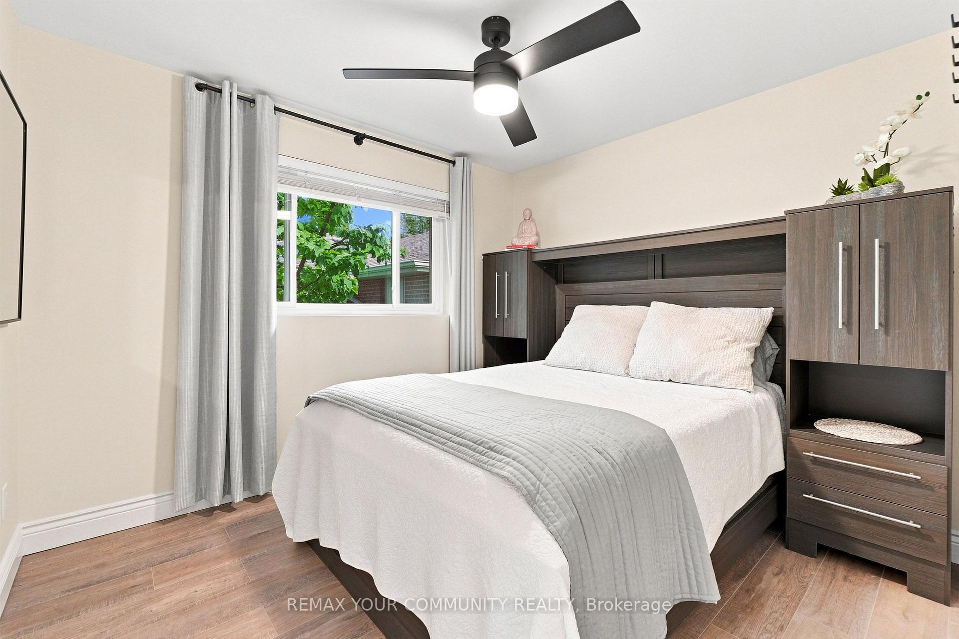 Photo 26 of 20 Ringwood Crescent, North York, Henry Farm — HOMEH